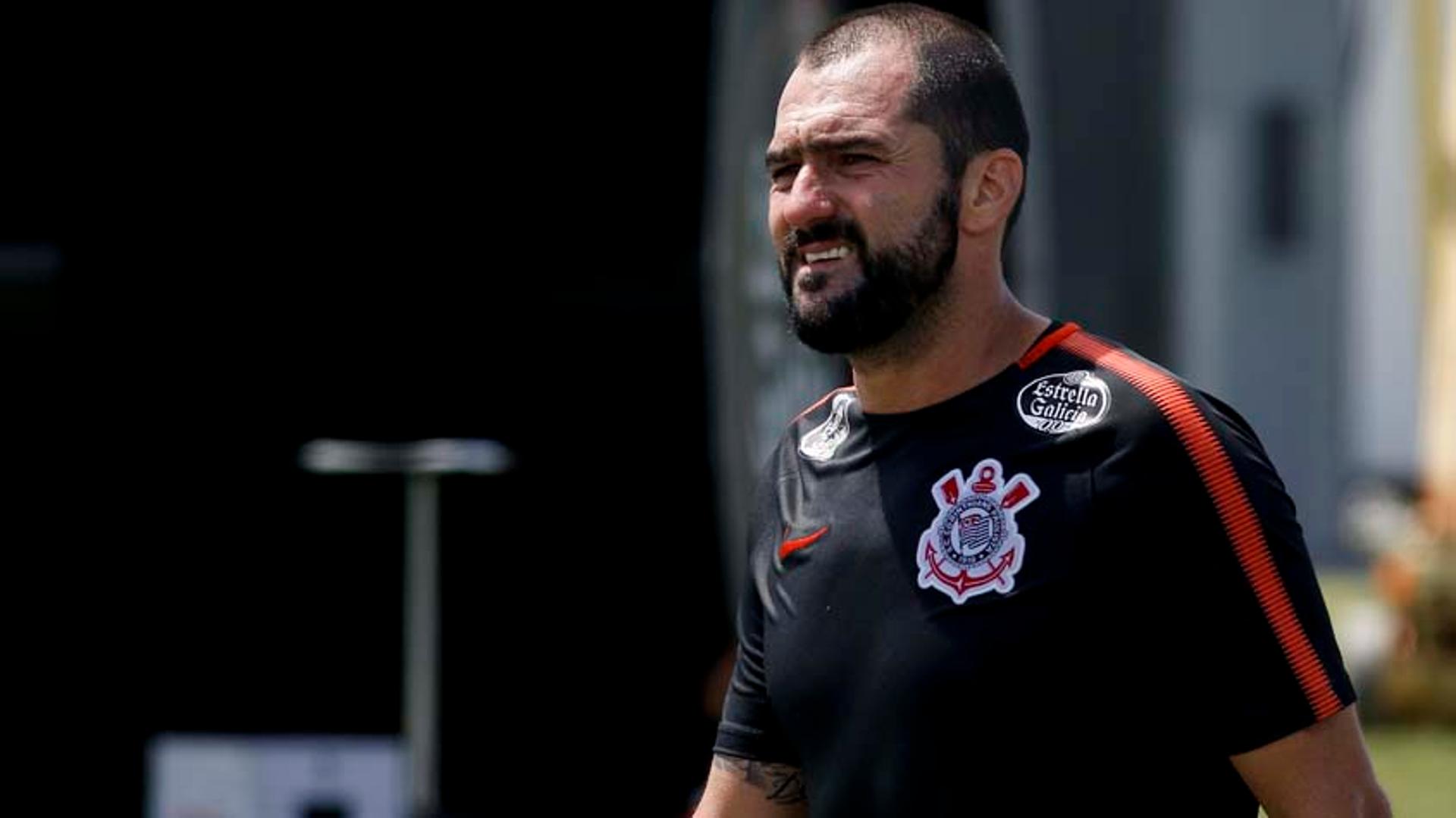 Treino do Corinthians - Danilo