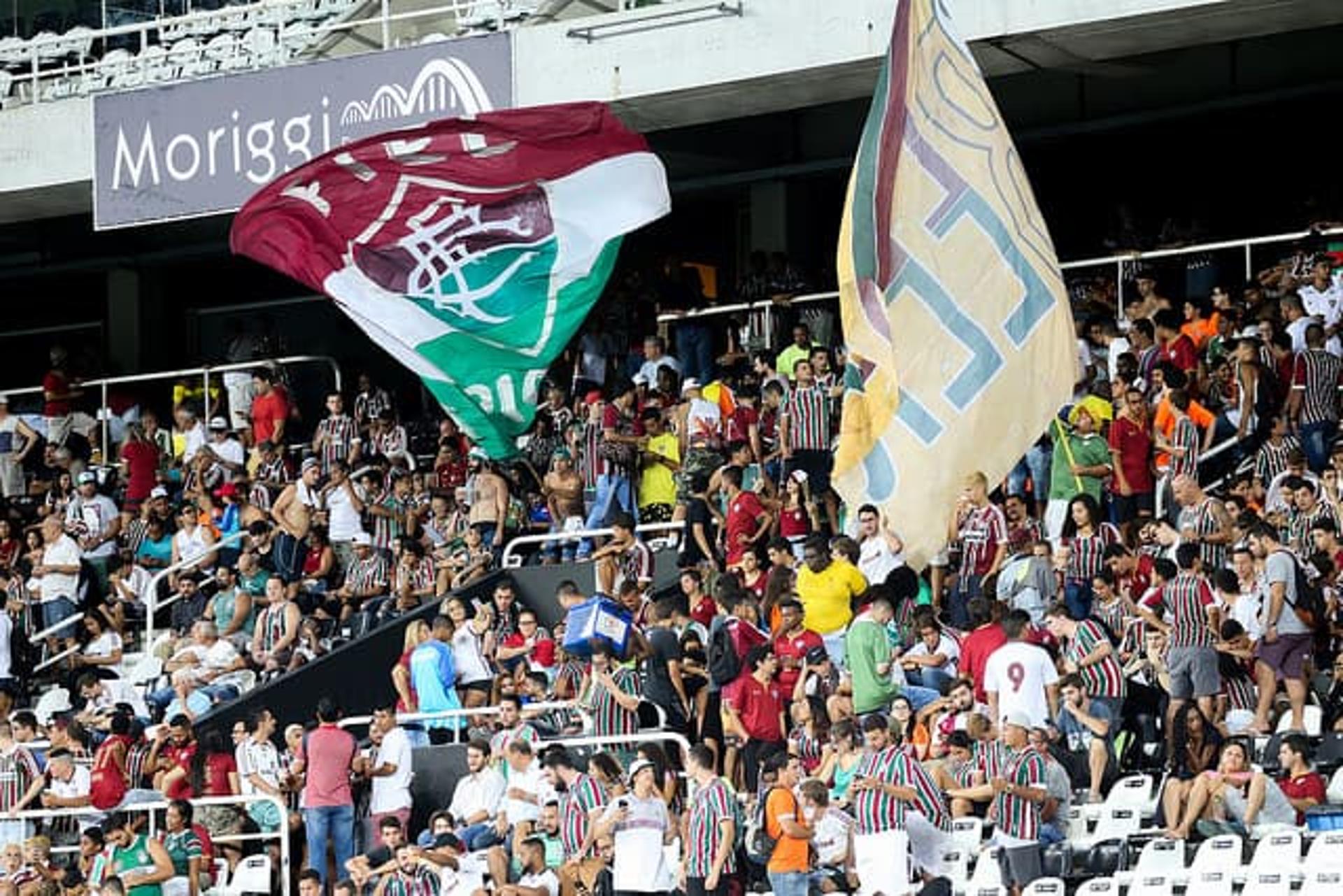 Torcida do Fluminense no Nilton Santos