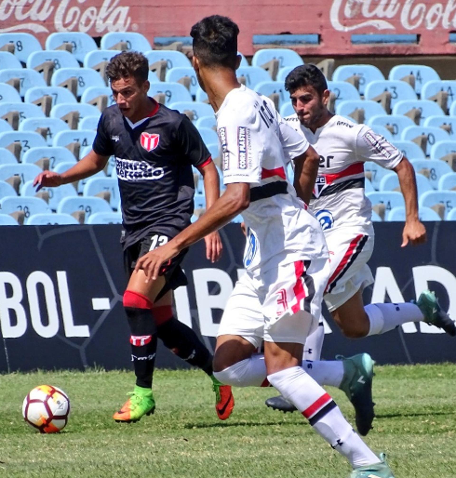 Mesmo com maior volume de jogo, o Tricolor foi derrota para a equipe uruguaia