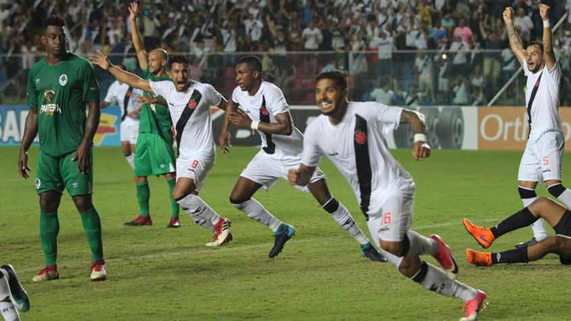 Vasco venceu com gol de Erazo nos acréscimos. Veja a seguir imagens da partida em Cariacica