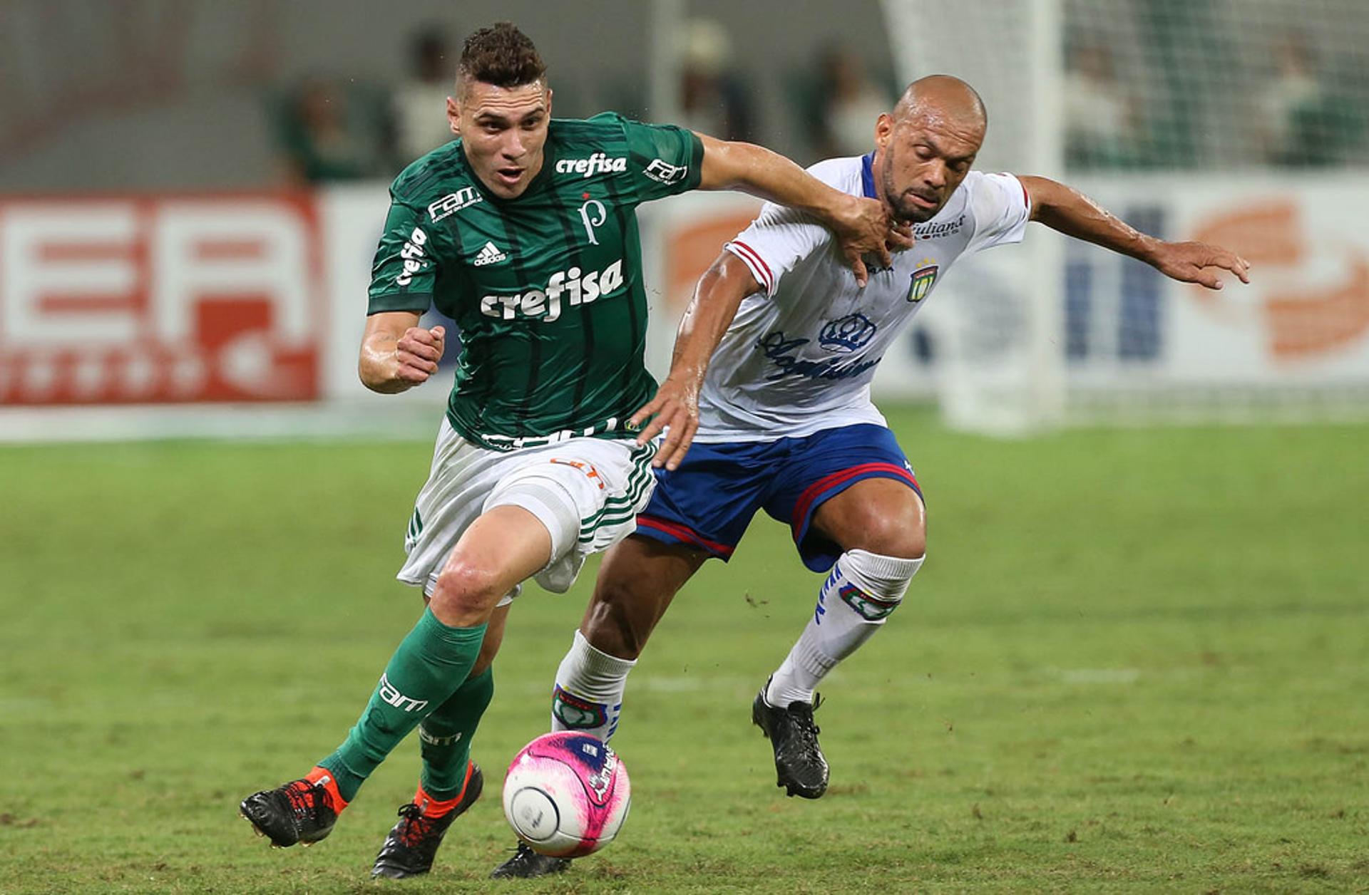 O time reserva do Palmeiras vacilou e perdeu por 1 a 0 do São Caetano, no Allianz Parque. Fabiano, que falhou no gol do Azulão, foi o pior em campo em noite de atuações ruins. O ponto positivo ficou para a entrada de Moisés, que foi bem no segundo tempo. Confira as notas do LANCE! (por Alexandre Guariglia)