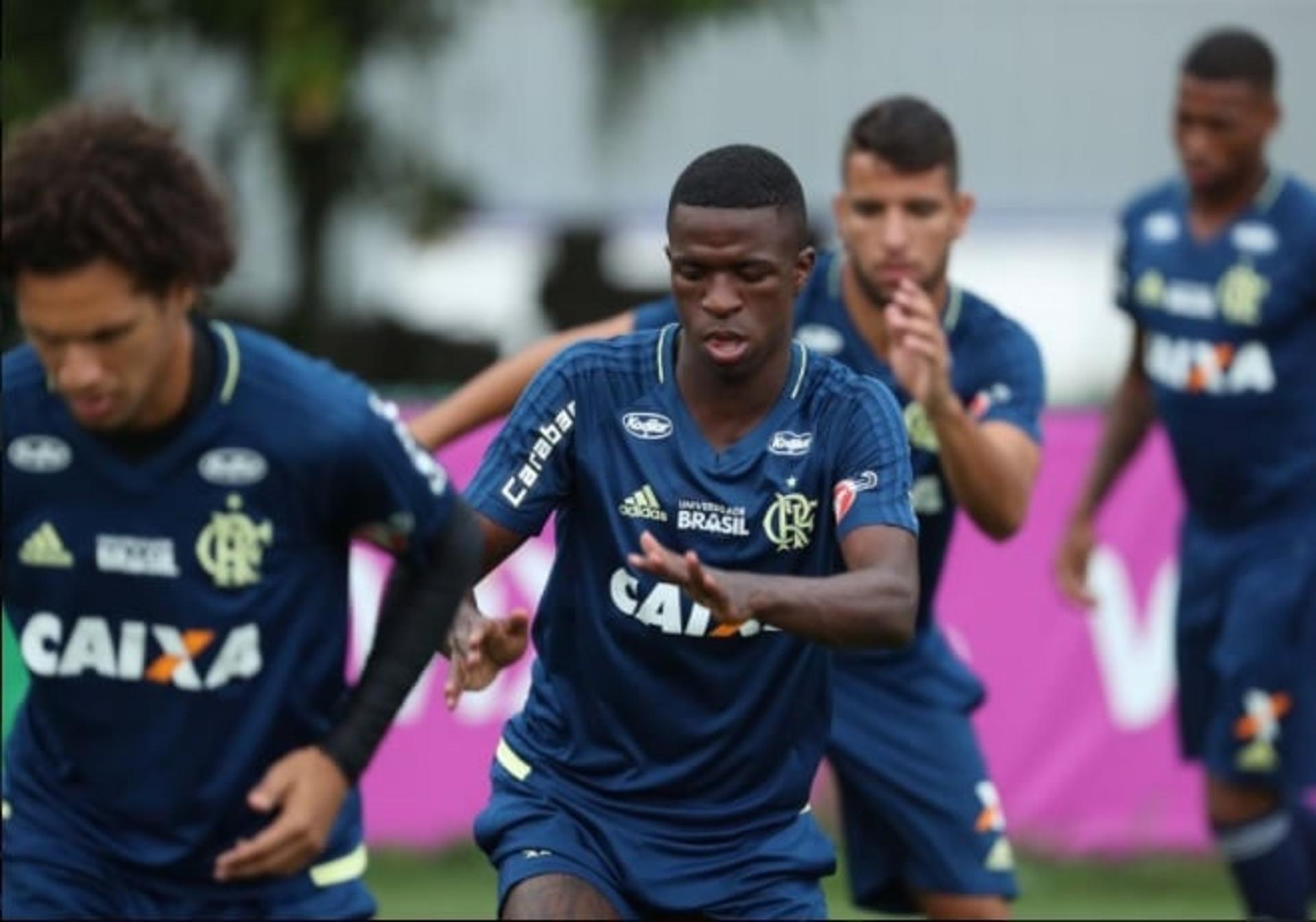 Vinícius Júnior e Willian Arão - Treino do Flamengo