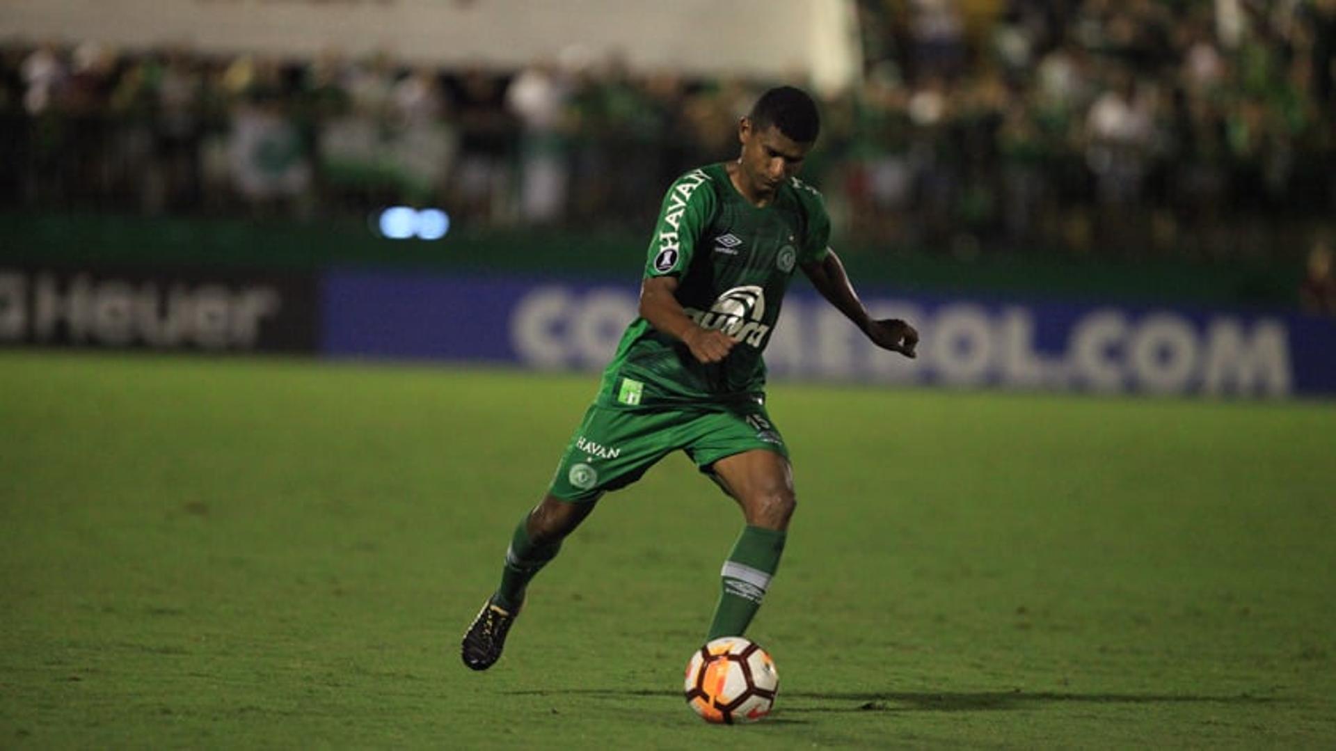 Marcio Araújo assumiu a titularidade na Chapecoense