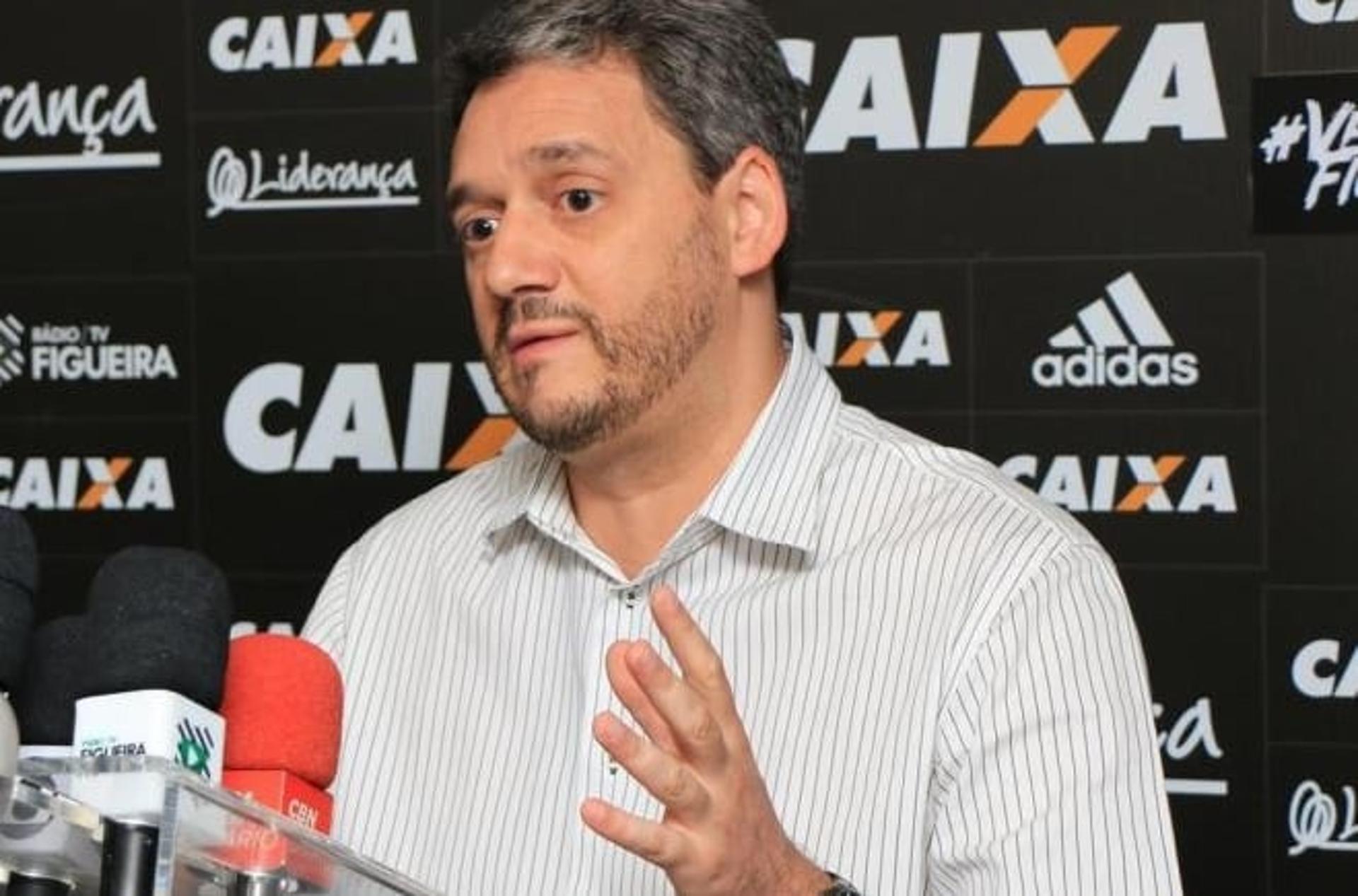 Felipe Faro, diretor de futebol do Figueirense, lamenta fim do gol qualificado como critério de desempate na Copa do Brasil