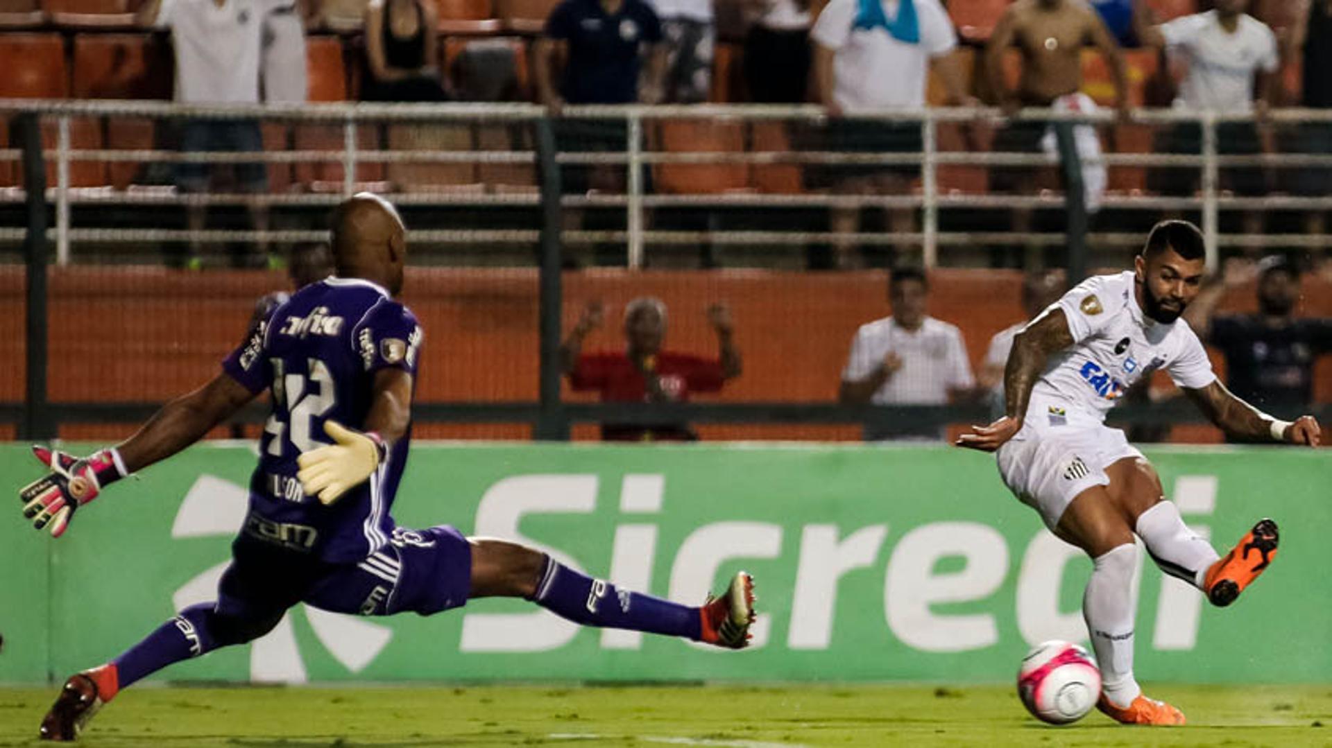 Jailson foi o melhor em campo na vitória do Palmeiras por 1 a 0 sobre o Santos, no Pacaembu, pelo jogo de ida das semifinais do Paulistão. Com defesas difíceis, o goleiro segurou o Peixe após o Verdão abrir o placar no início com Willian. Veja as notas do Palmeiras (por Guilherme Amaro)