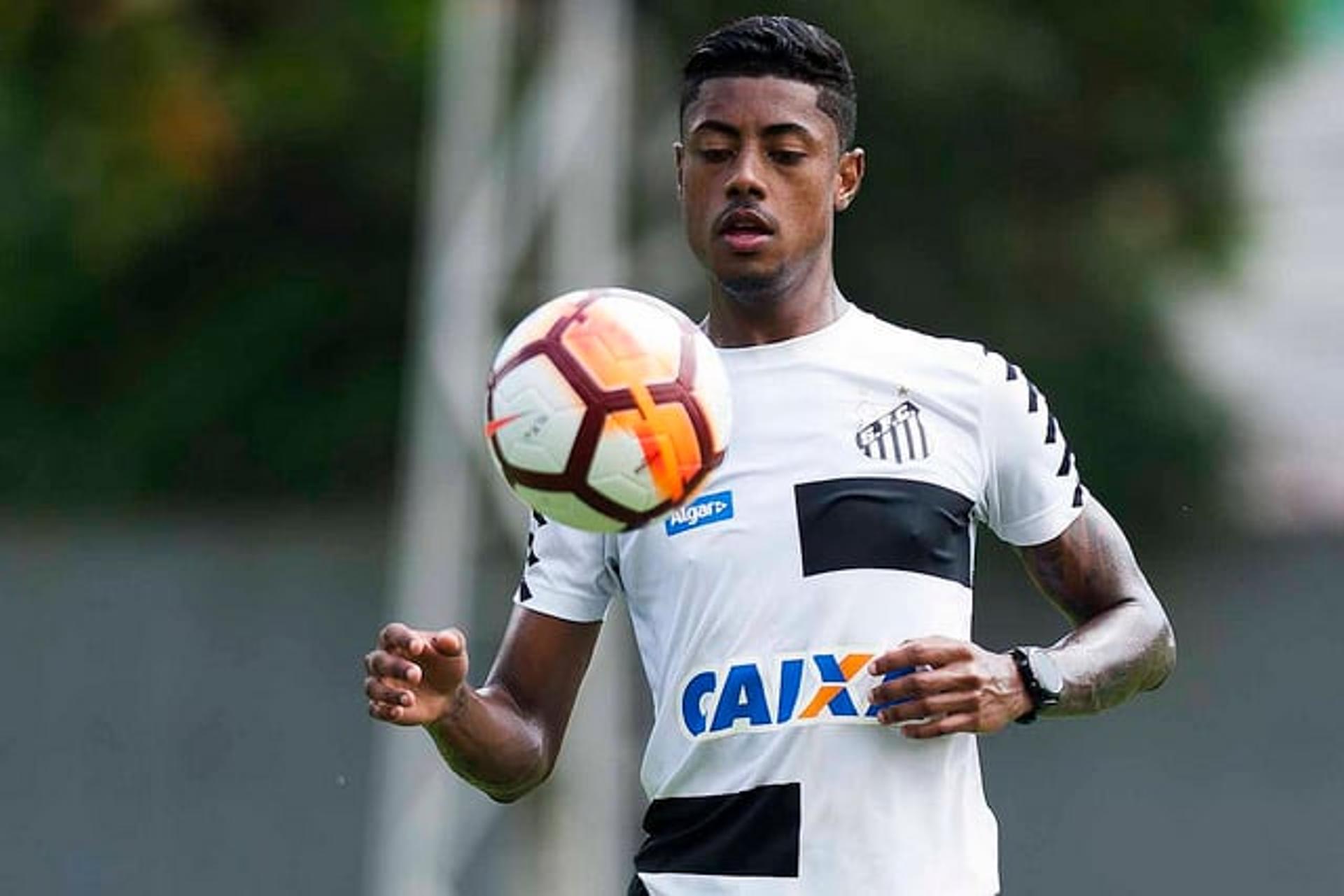 Bruno Henrique mostra evolução na visão do olho direito e aguarda por visto para viajar ao EUA&nbsp;