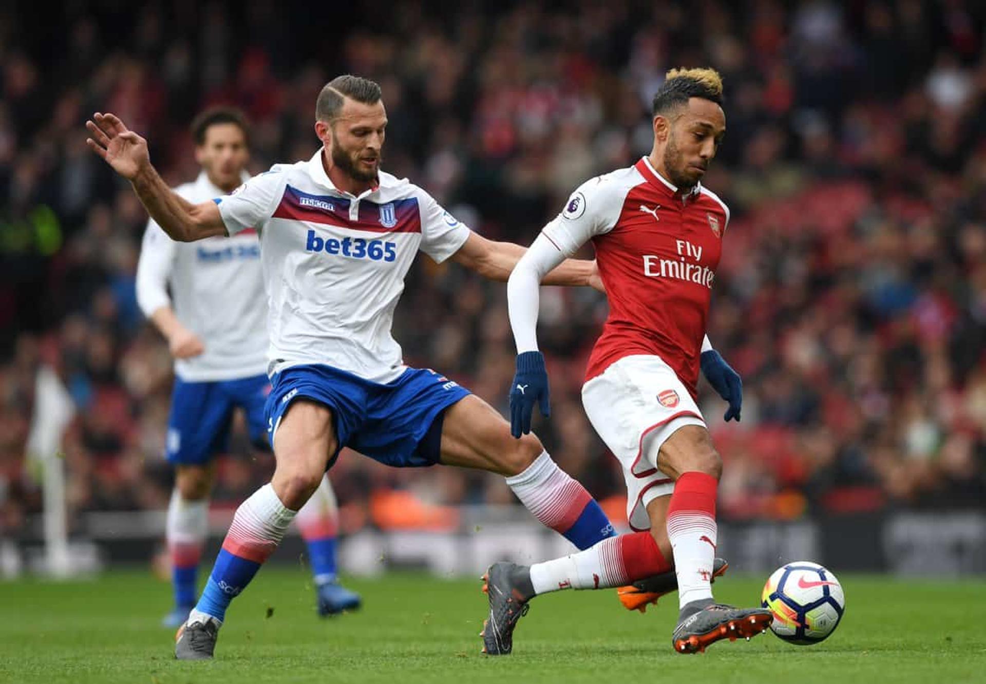 Arsenal x Stoke City - Aubameyang