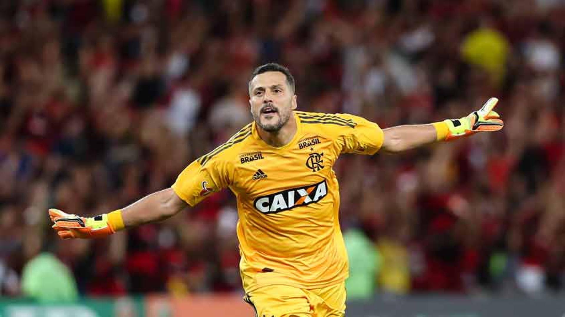 Julio Cesar deu adeus aos gramados com festa da torcida. Veja uma galeria de imagens da vitória sobre o América-MG