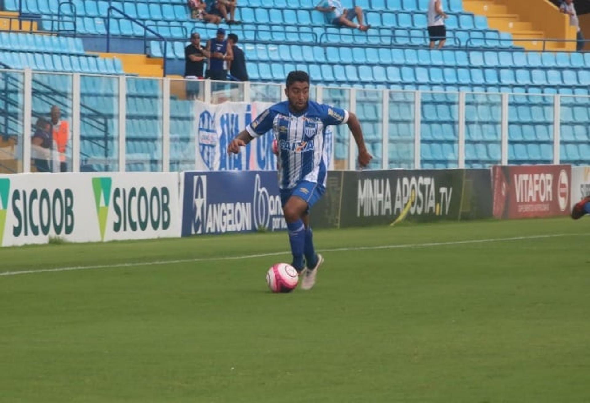 Maurinho, atacante do Avaí espera briga por vaga na Série A