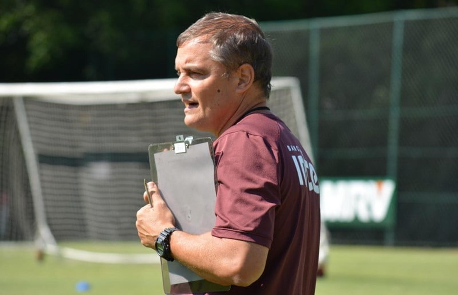 Diego Aguirre vai para seu 10° jogo no comando do São Paulo