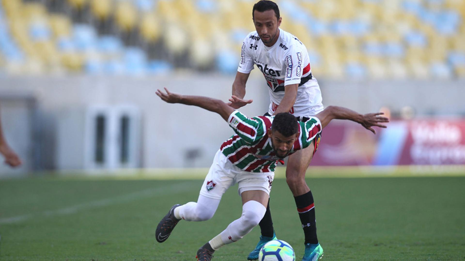 Fluminense e São Paulo ficaram no empate em 1 a 1 neste domingo, no Maracanã. O Tricolor conseguiu o empate com um gol do atacante Pedro aos 43 do segundo tempo. Ele e Robinho, que deu assistência, levaram as melhores notas do jogo.&nbsp;