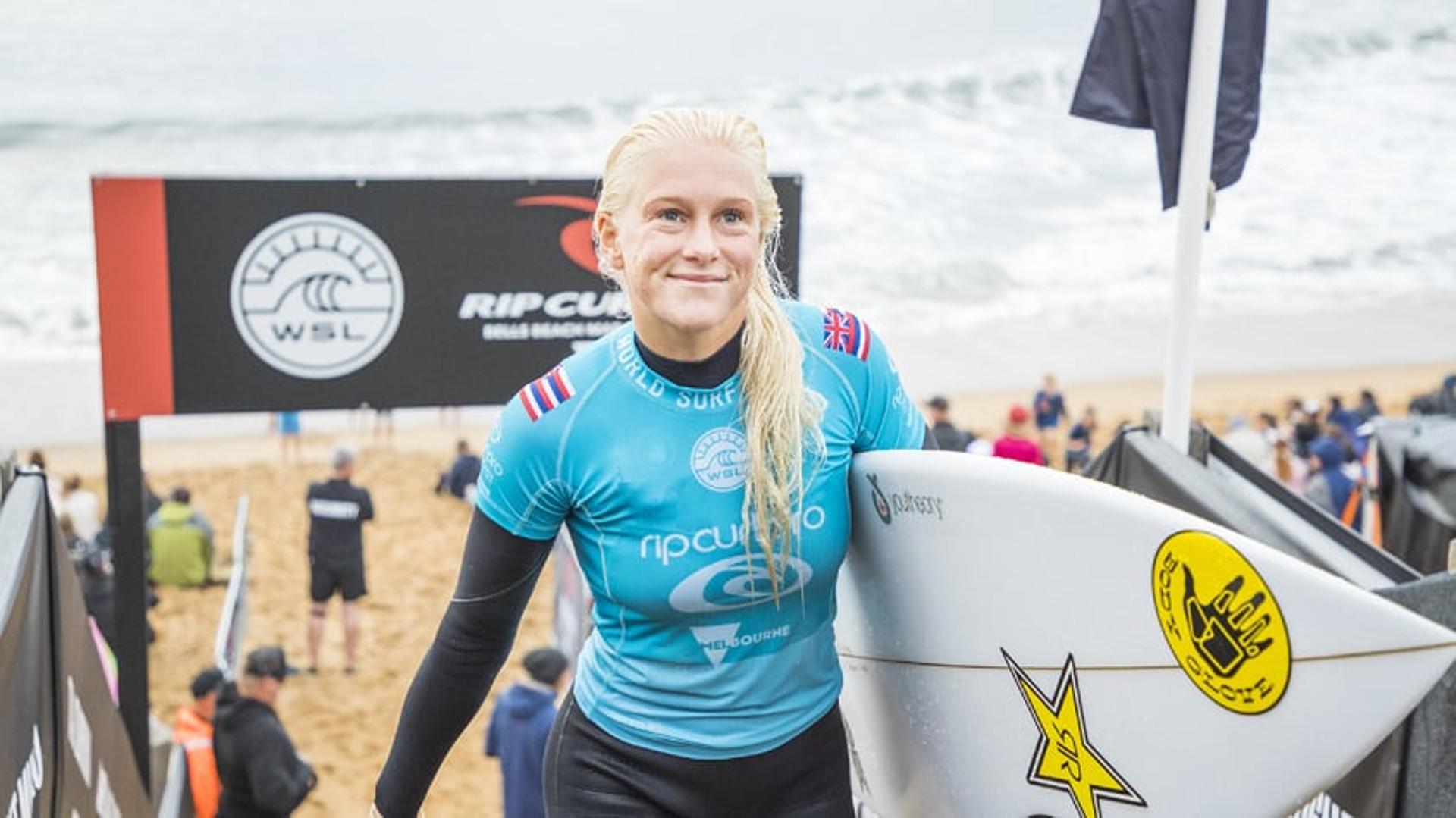 Tatiana Weston-Webb decide passar a representar o Brasil no surfe mundial