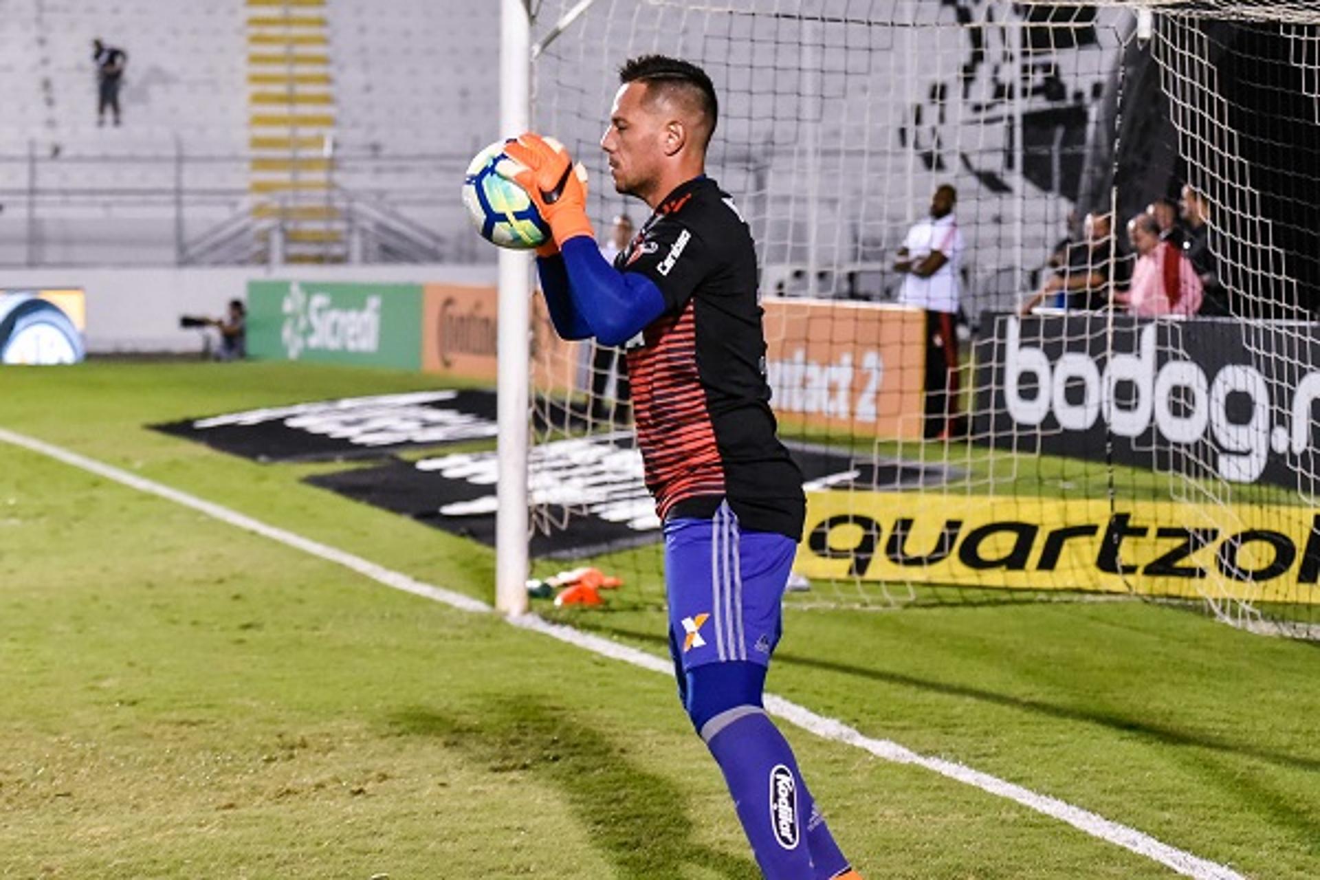 Ponte Preta 0 x 1 Flamengo: as imagens da partida