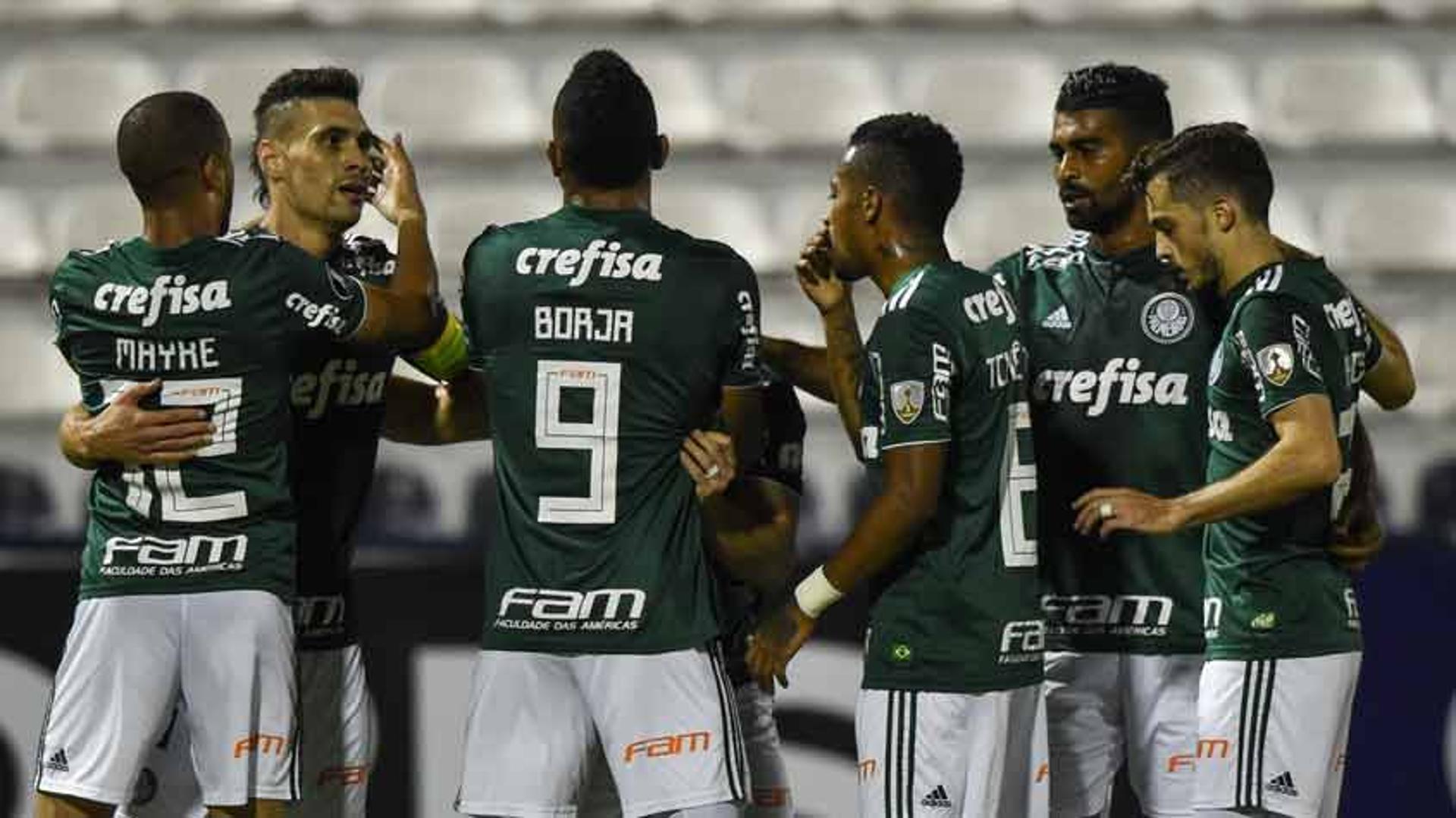 Com só dois titulares (Jailson e Borja), o Palmeiras teve grande atuação no Peru e venceu o Alianza Lima, por 3 a 1. O resultado garantiu ao time a liderança do grupo 8 e teve jogadores como Hyoran, Moisés e Willian entre os destaques. Veja notas da partida a seguir: