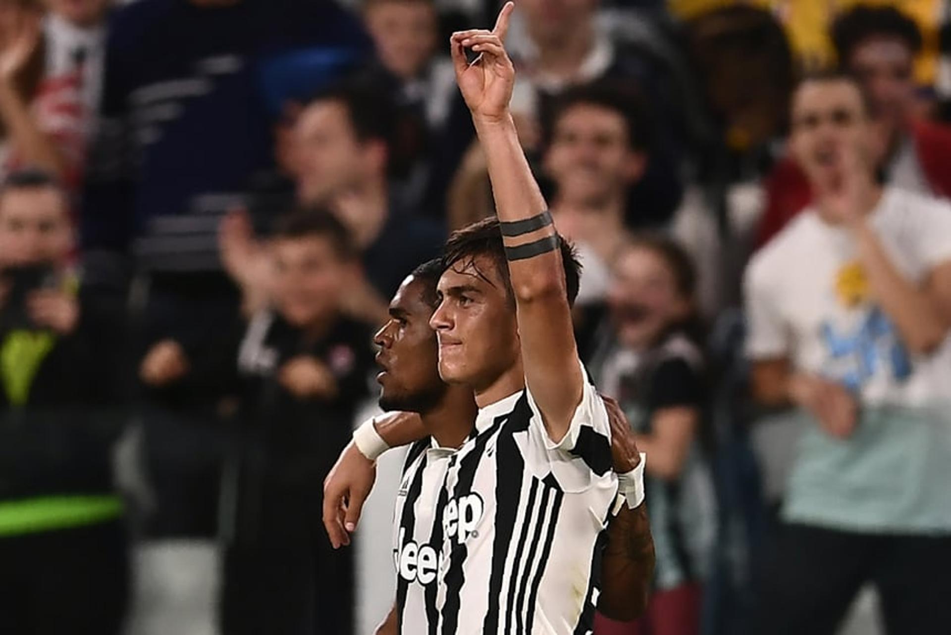 Douglas Costa (Juventus) - O brasileiro teve grande atuação na vitória da Juventus sobre o Bologna, por 3 a 1, de virada. O camisa 11 entrou no intervalo e deu os dois passes para os gols da vitória, deixando a Juve mais próxima do título italiano.