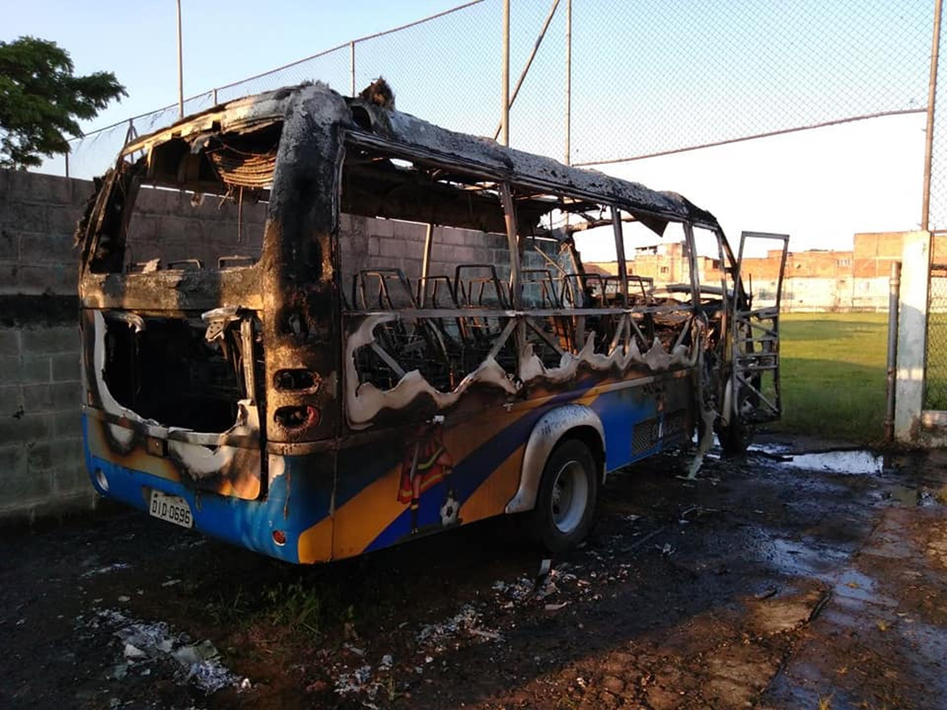 Ônibus do Clube Atlético Diadema foi incendiado no último dia 29 de abril