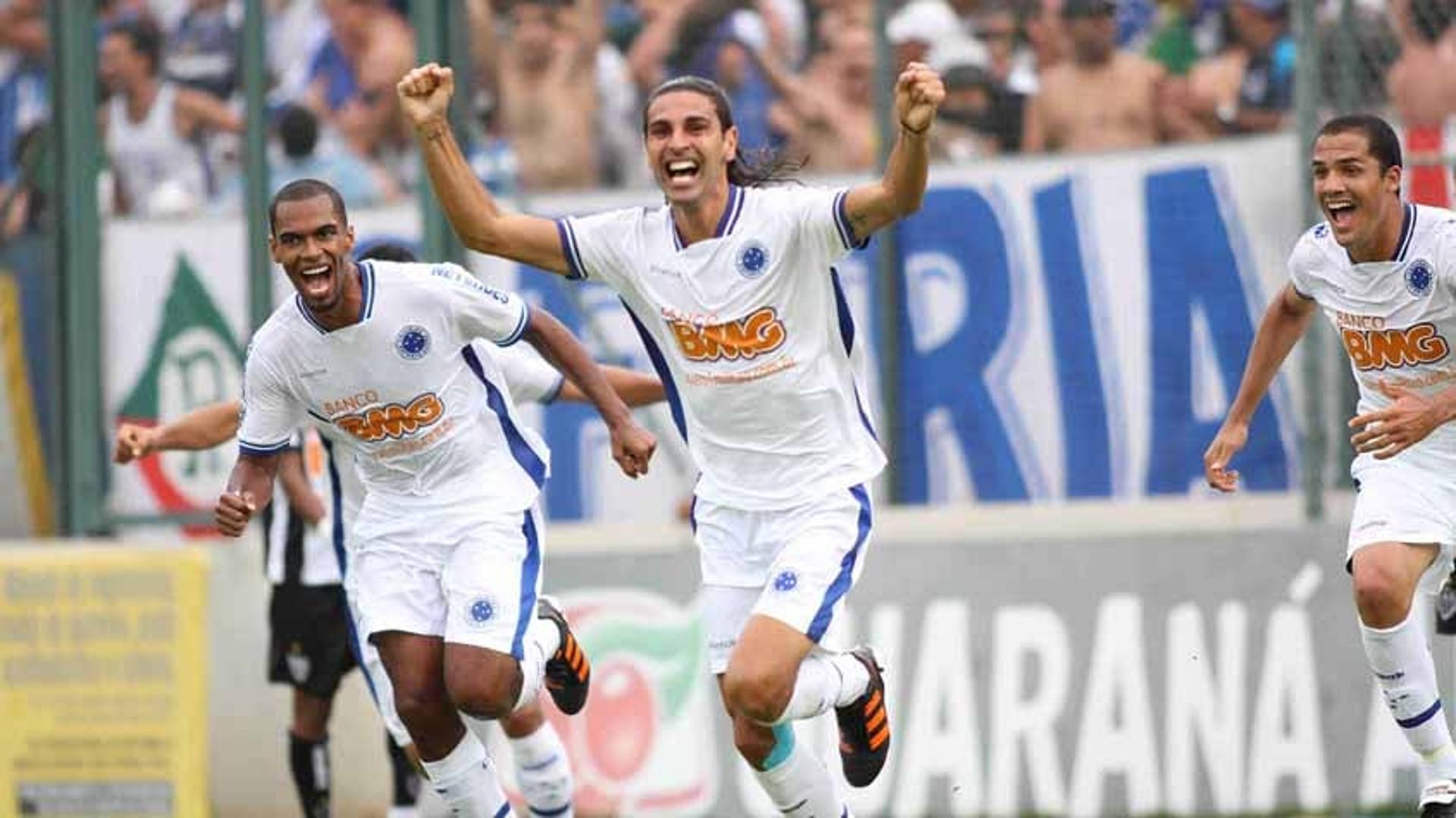 Cruzeiro 6x1 Atlético-MG - 04/12/2011 - (Arena do Jacaré/Sete Lagoas) - 38ª rodada do Campeonato Brasileiro 2011