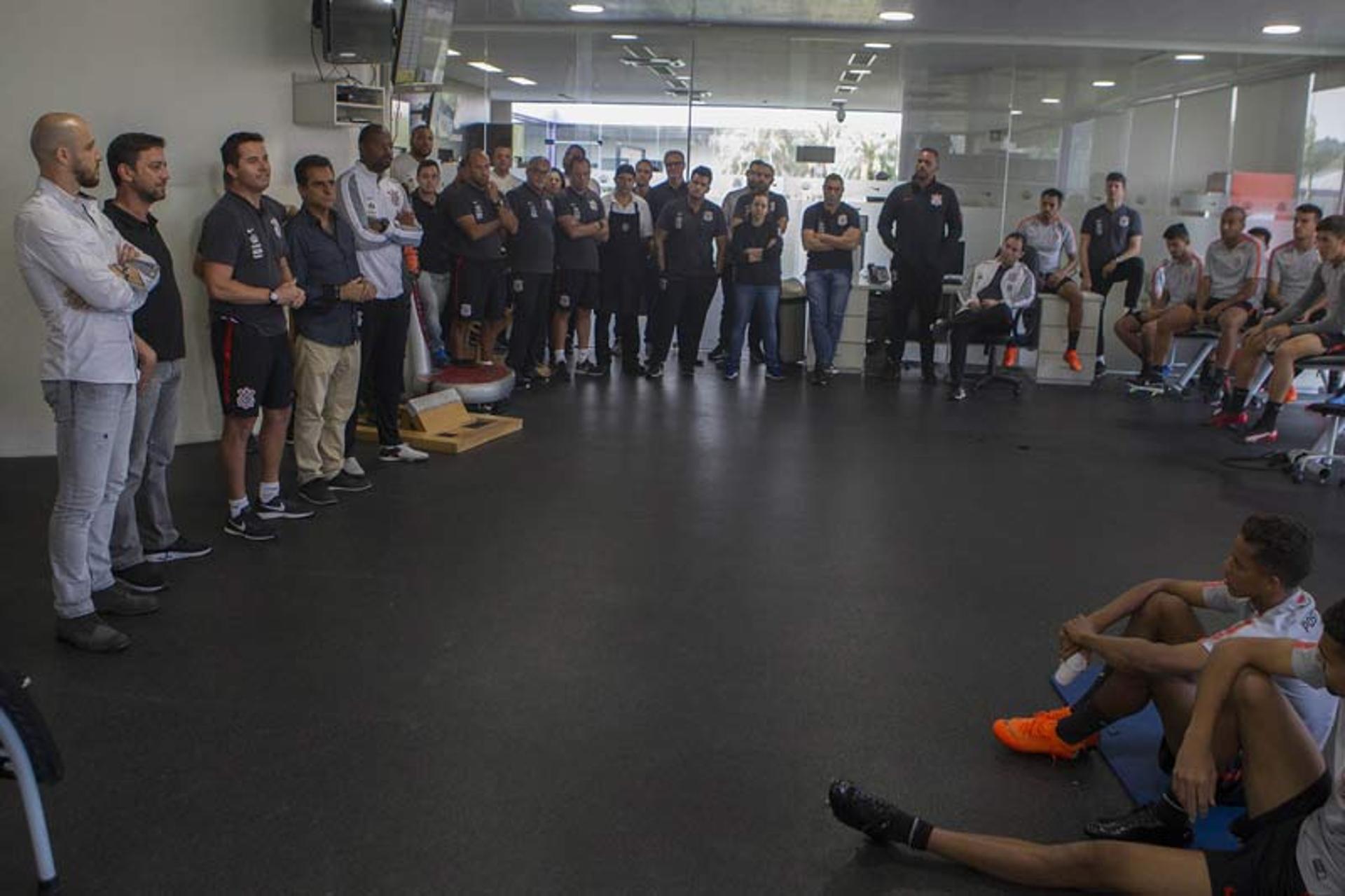 Loss teve reunião com os jogadores antes do treino