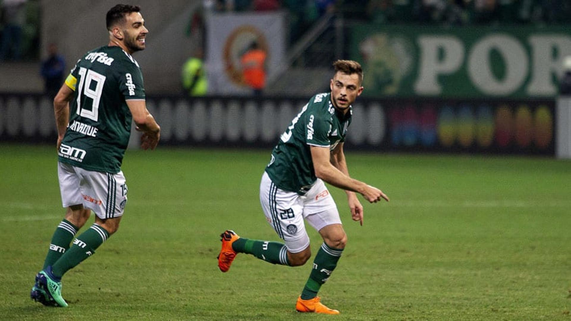 Na derrota do Palmeiras para o Sport, no Allianz, houve ao menos uma boa notícia para a torcida: a boa atuação de Hyoran. O jogador fez um golaço no segundo tempo e teve um bom desempenho, ficando como o destaque nas atuações do Verdão (notas por Yago Rudá)