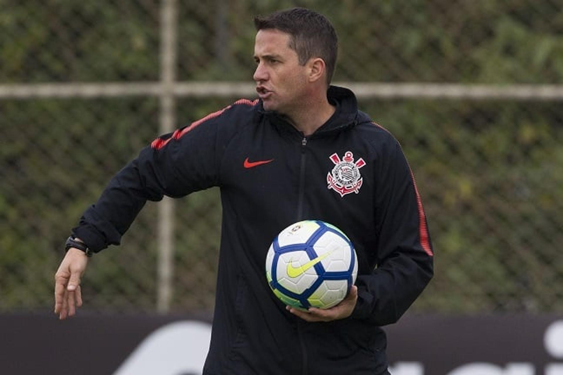 Osmar Loss em treino do Corinthians