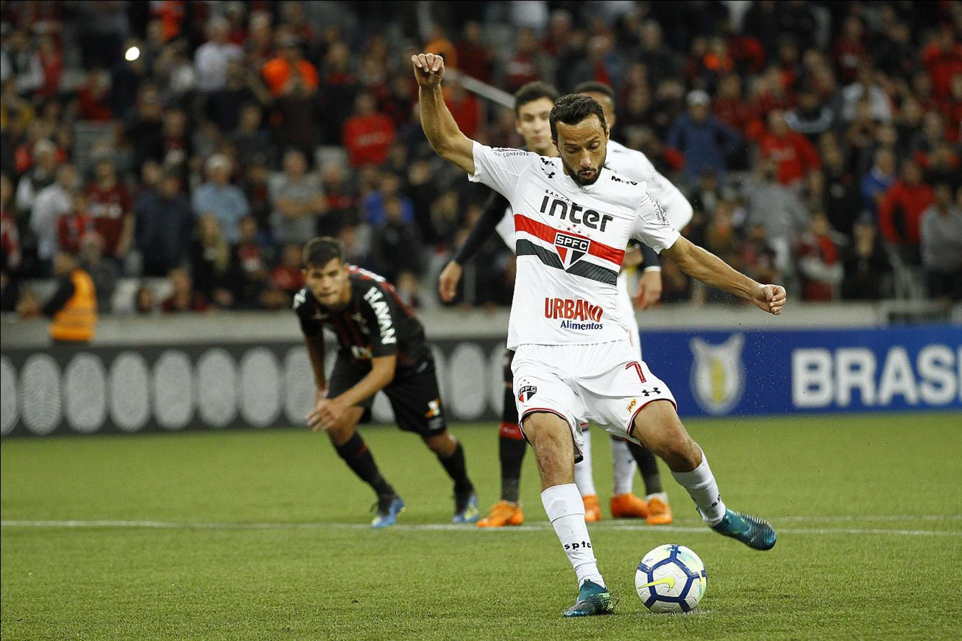 Nenê - Atlético-PR x São Paulo