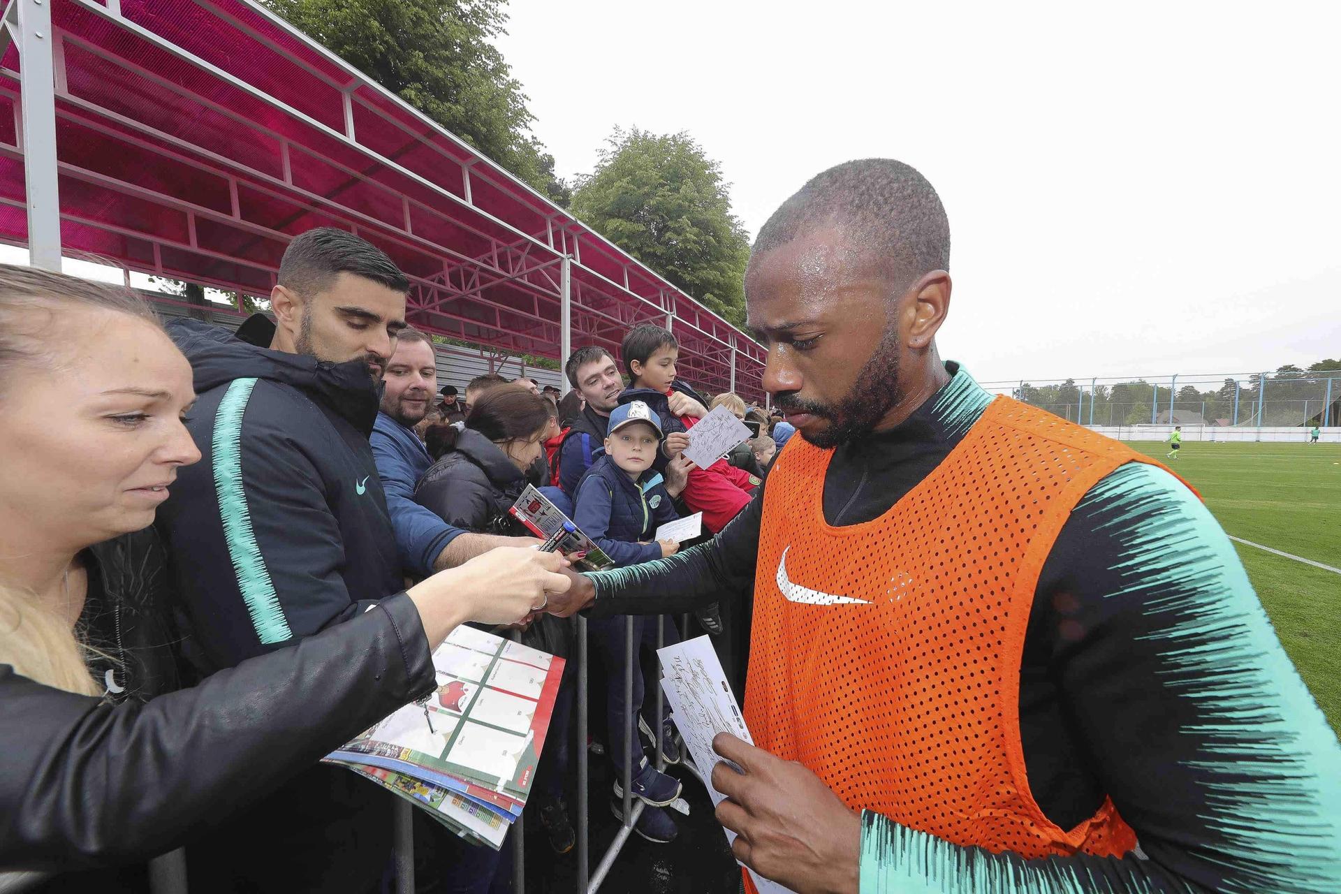 Volante Manuel Fernandes aposta em Cristiano Ronaldo até para atrair torcedores na Rússia