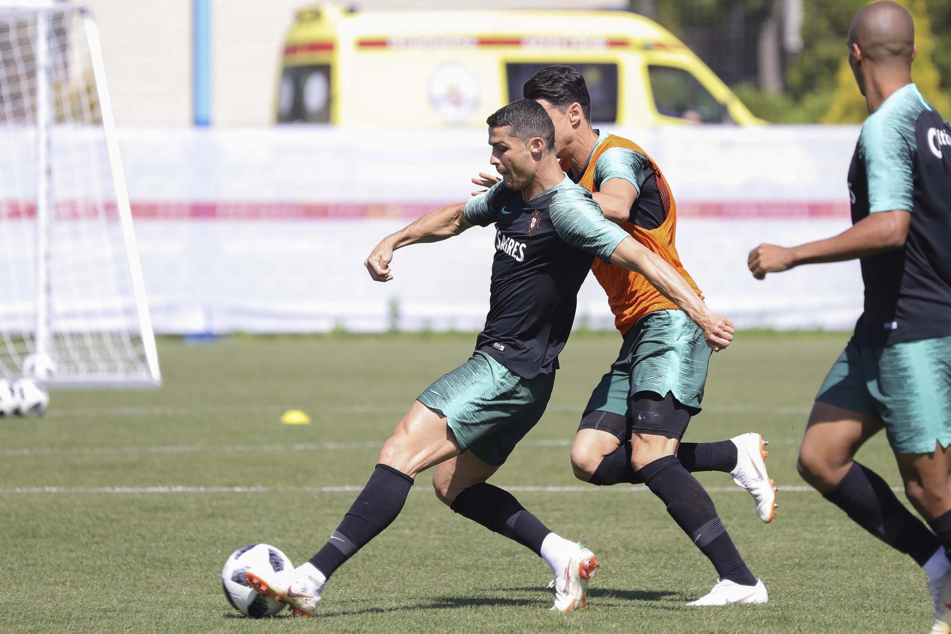 Cristiano Ronaldo voltou a treinar depois de todos os titulares não irem a campo nessa quinta