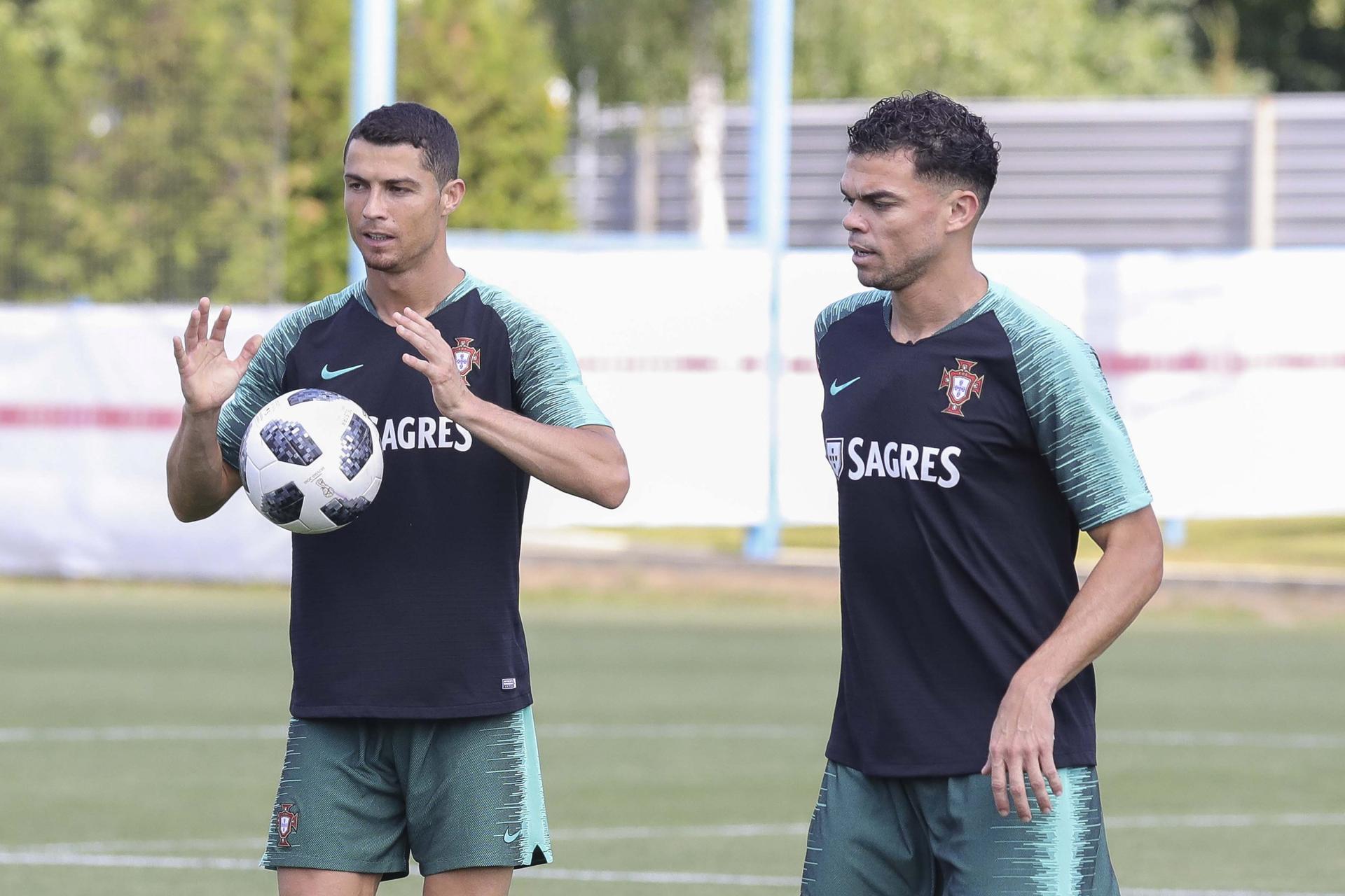 Cristiano Ronaldo e Pepe trabalharam sem limitações e serão titulares na decisão deste sábado