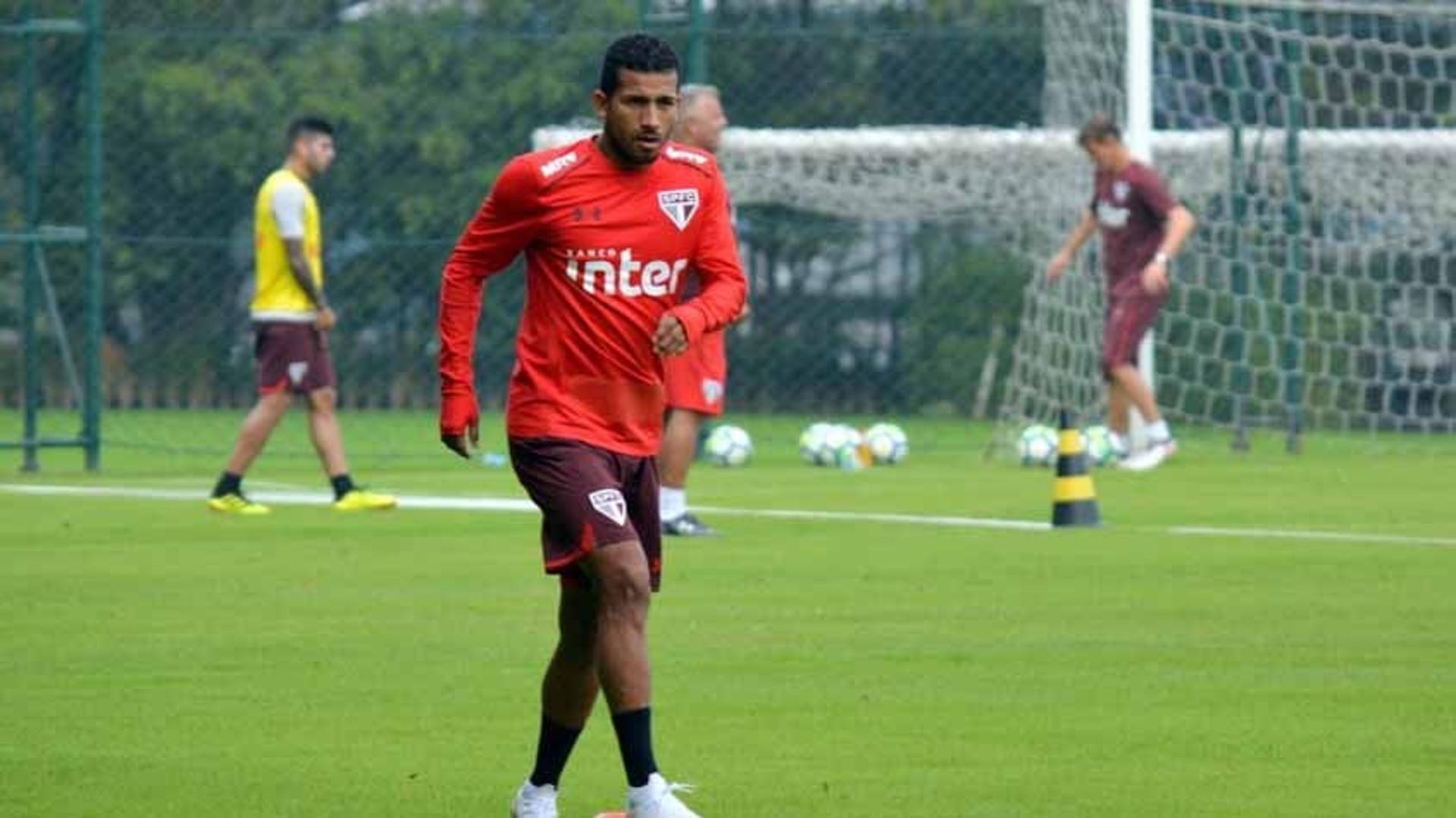 O equatoriano Rojas foi contratado para suprir as perdas de Valdívia e Marcos Guilherme