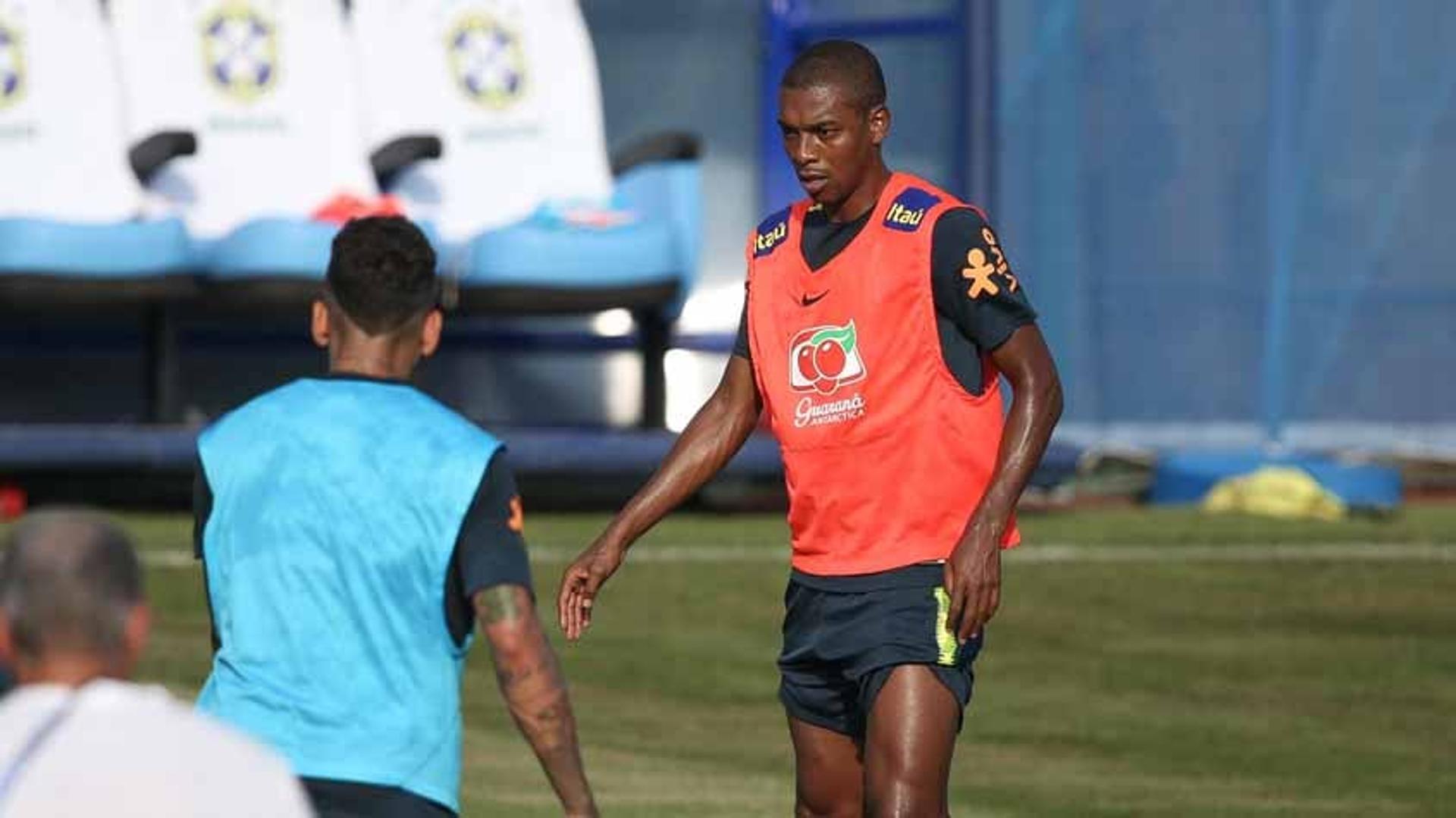 Treino da Seleção - Fernandinho