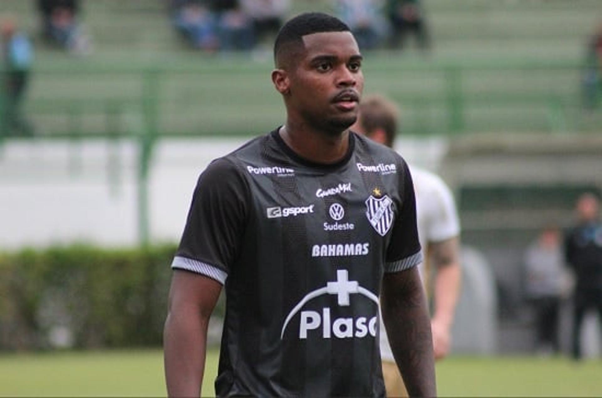 Patrick, do Fluminense, estava emprestado ao Tupi-MG