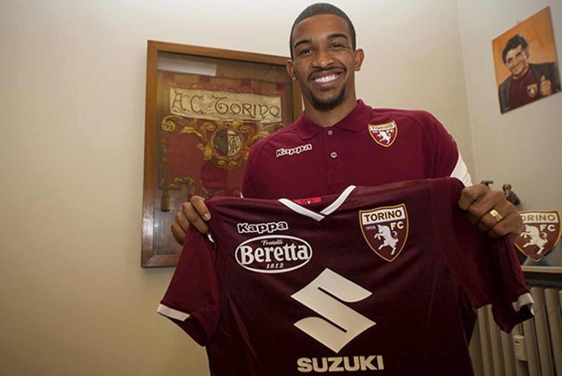 Bremer foi apresentado como novo reforço do Torino nesta terça-feira