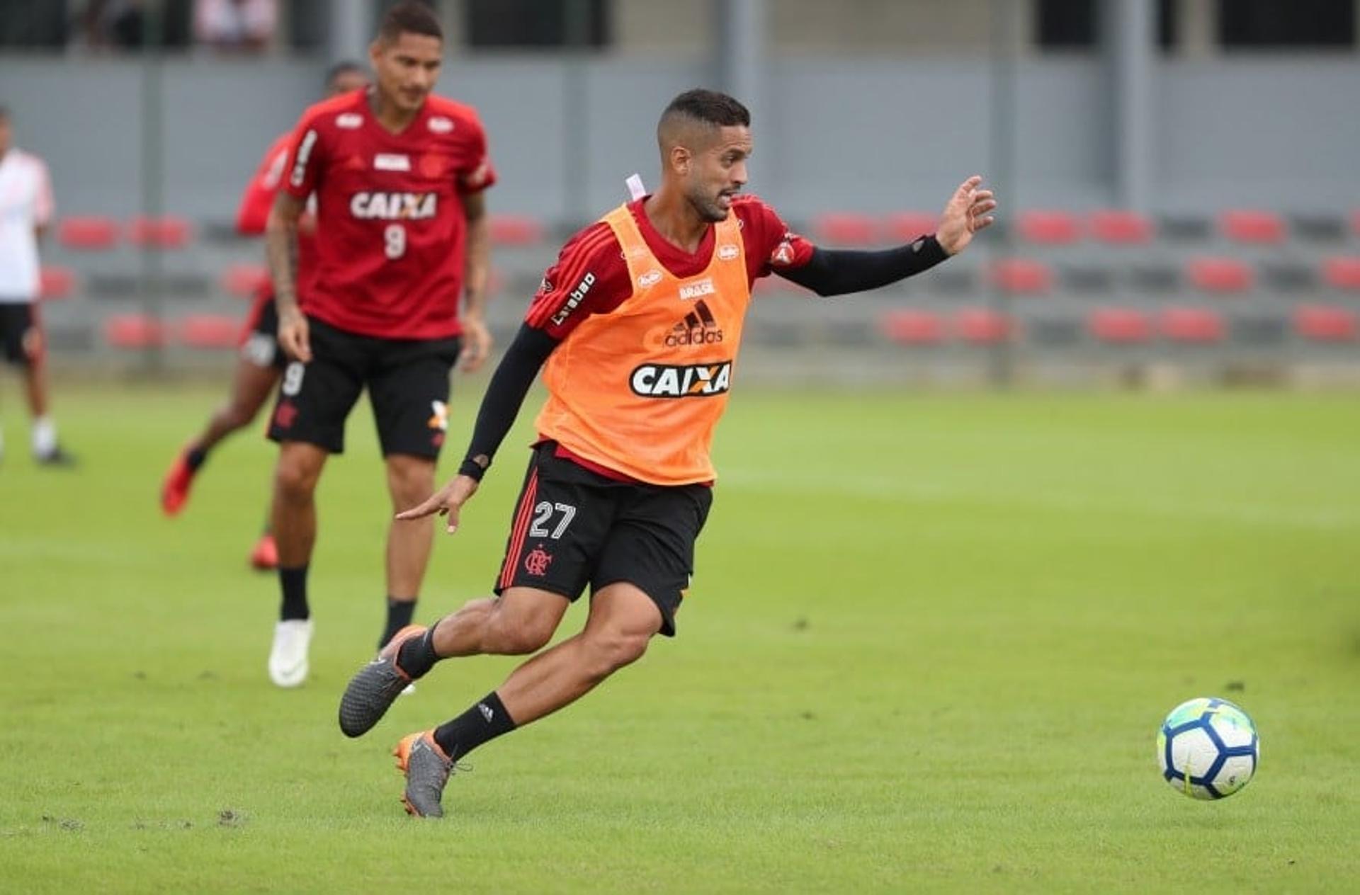 Rômulo deve ter nova oportunidade no Flamengo