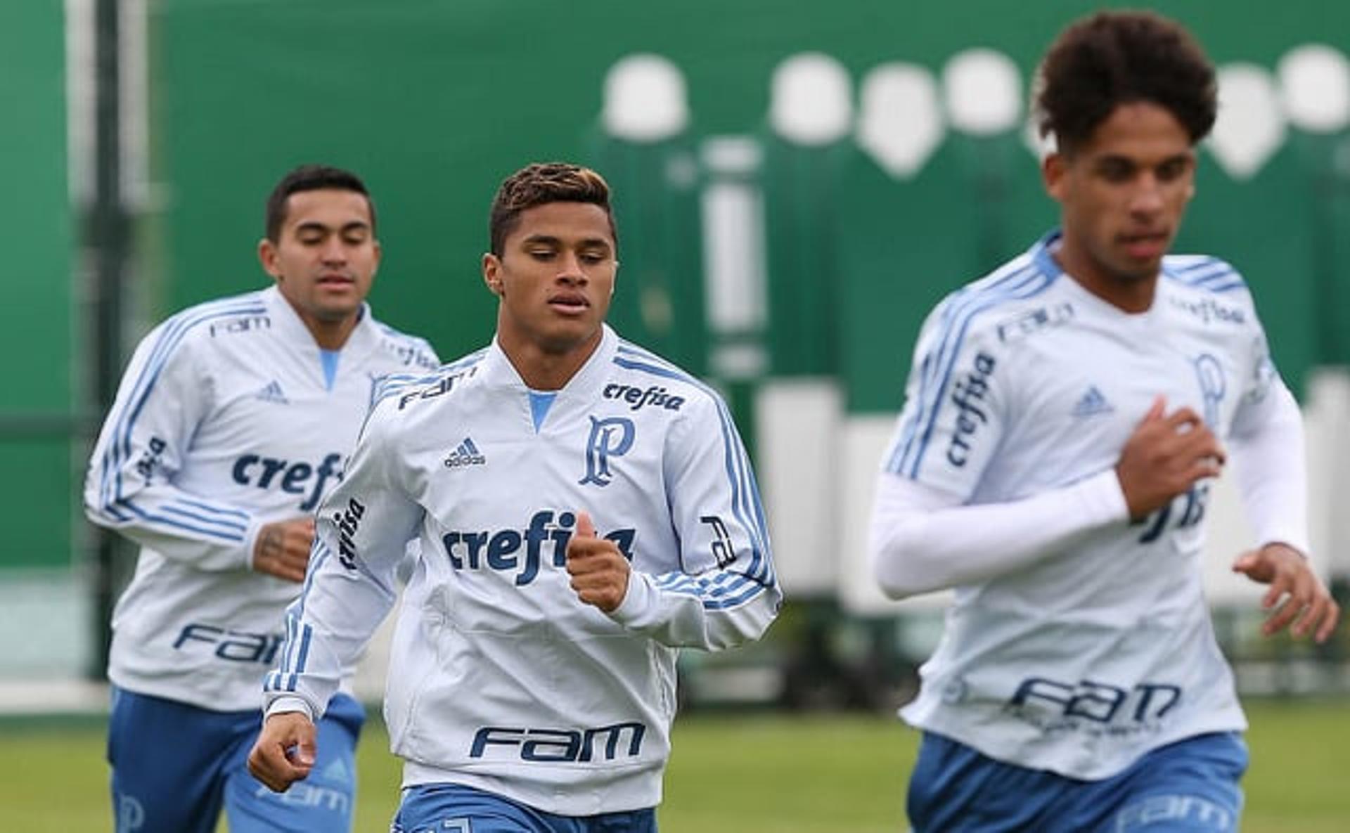 Yan em treino na Academia, com Vitinho e Dudu