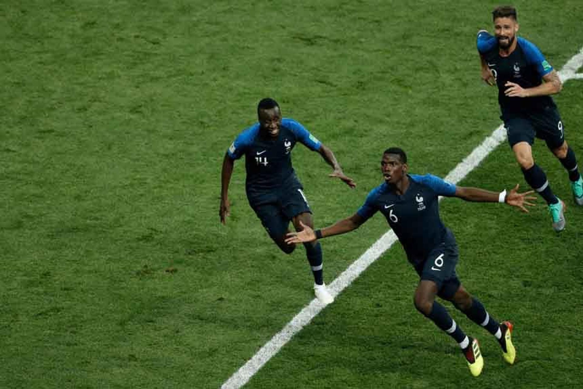 Pogba sai para comemorar o terceiro gol francês na final