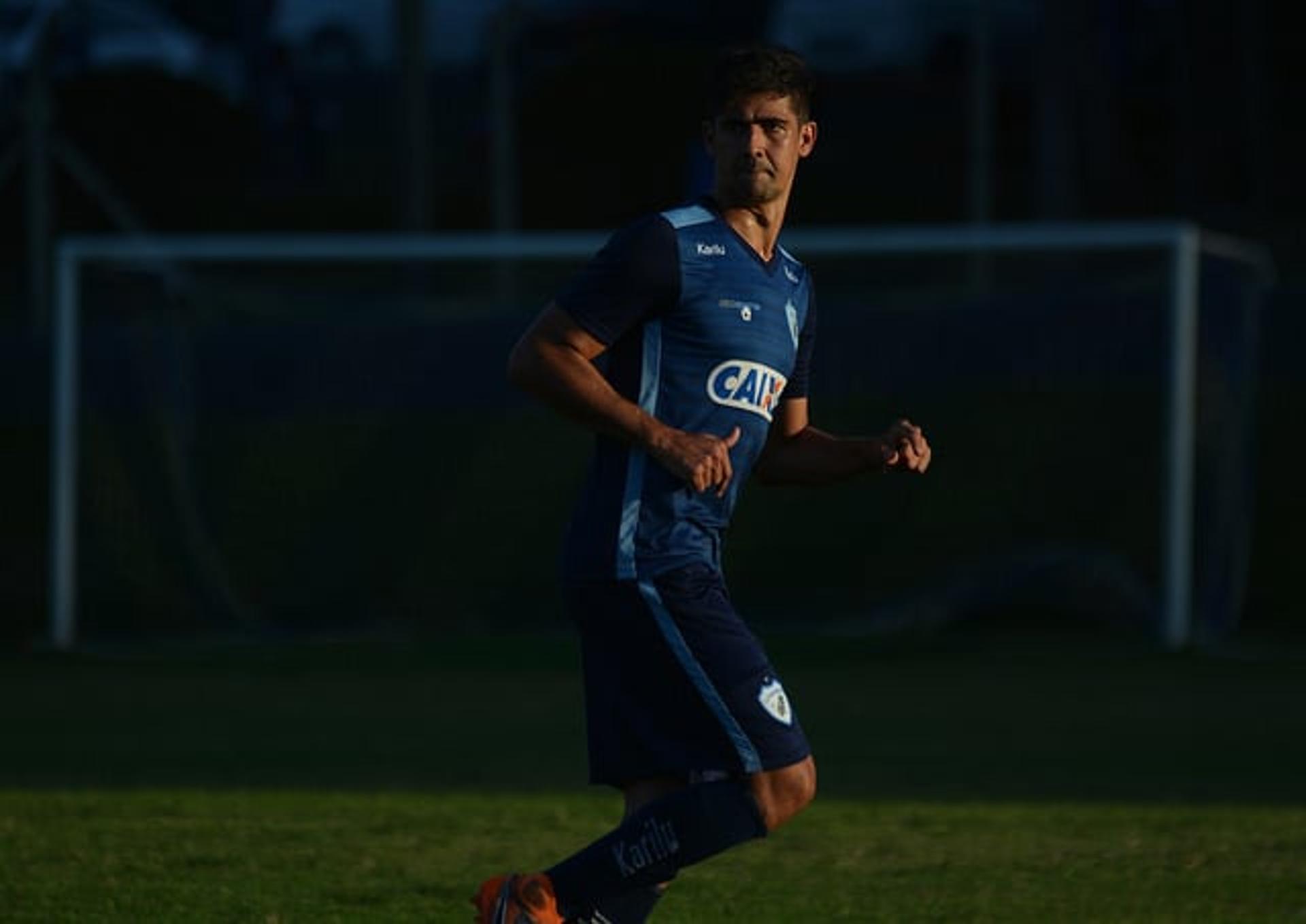 Leandro Almeida acredita que o Londrina pode brigar pela parte de cima da tabela