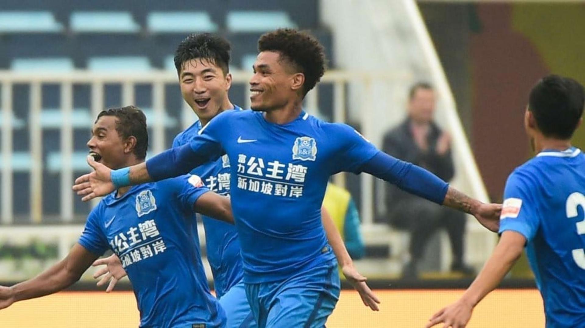 Junior Urso (Guangzhou R&F)