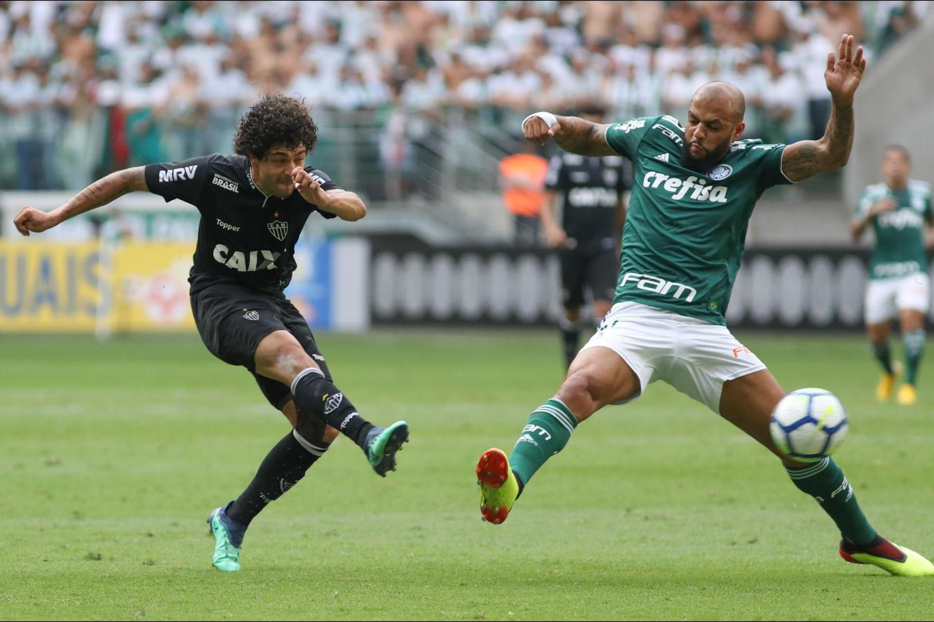 Em jogo com muitos gols, o Atlético-MG acabou derrotado pelo Palmeiras por 3 a 2.&nbsp;Luan (foto) e Chará, cada um com um gol, foram os melhores nomes do Galo. Já o zagueiro&nbsp;Juninho foi mal na partida. Veja as notas para o Atlético - Por Alexandre Guariglia (superraiox@lancenet.com.br)