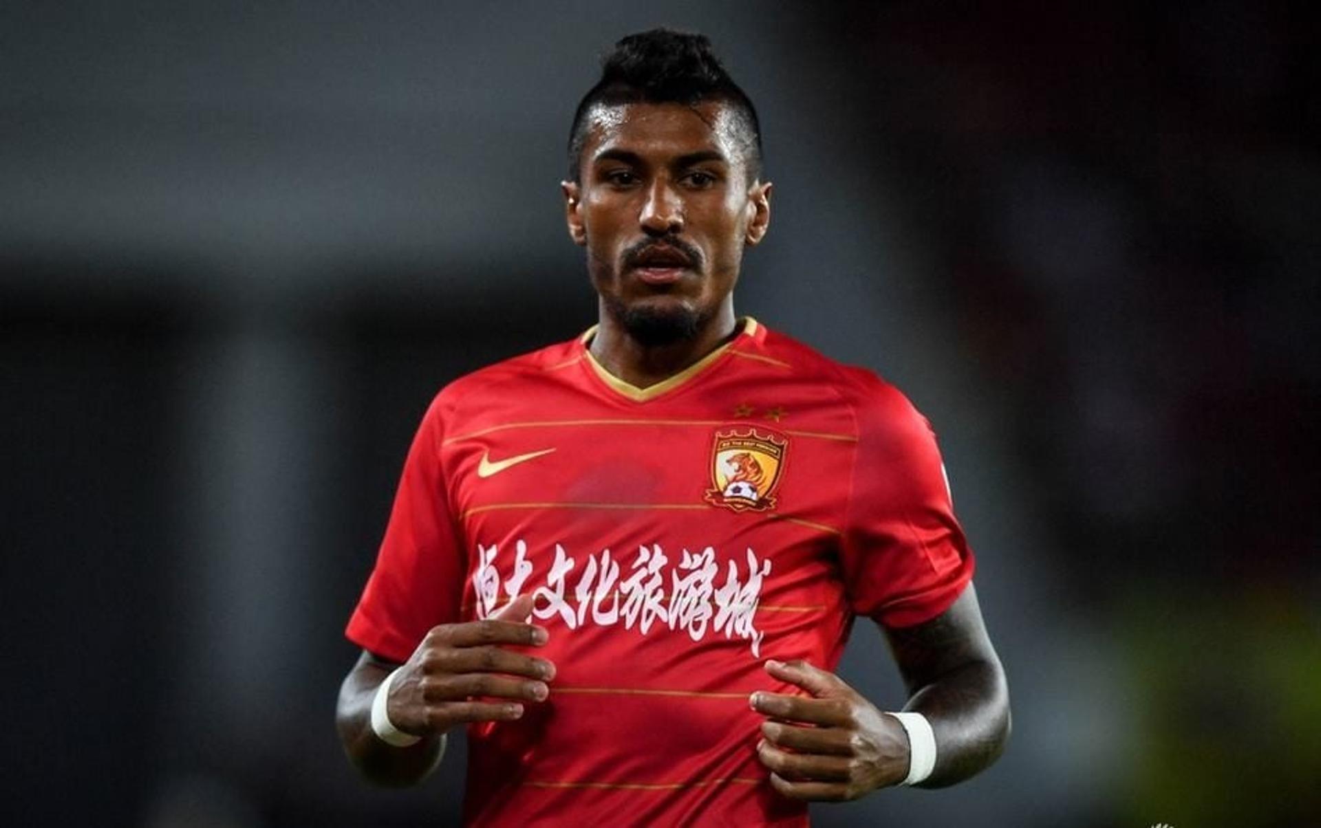 "Uma proposta irrecusável". Foi assim que o Barcelona explicou a venda do meia Paulinho ao Guangzhou Evergrande, da China. A transação chegaria aos 50 milhões de euros, ou cerca de R$ 226 milhões