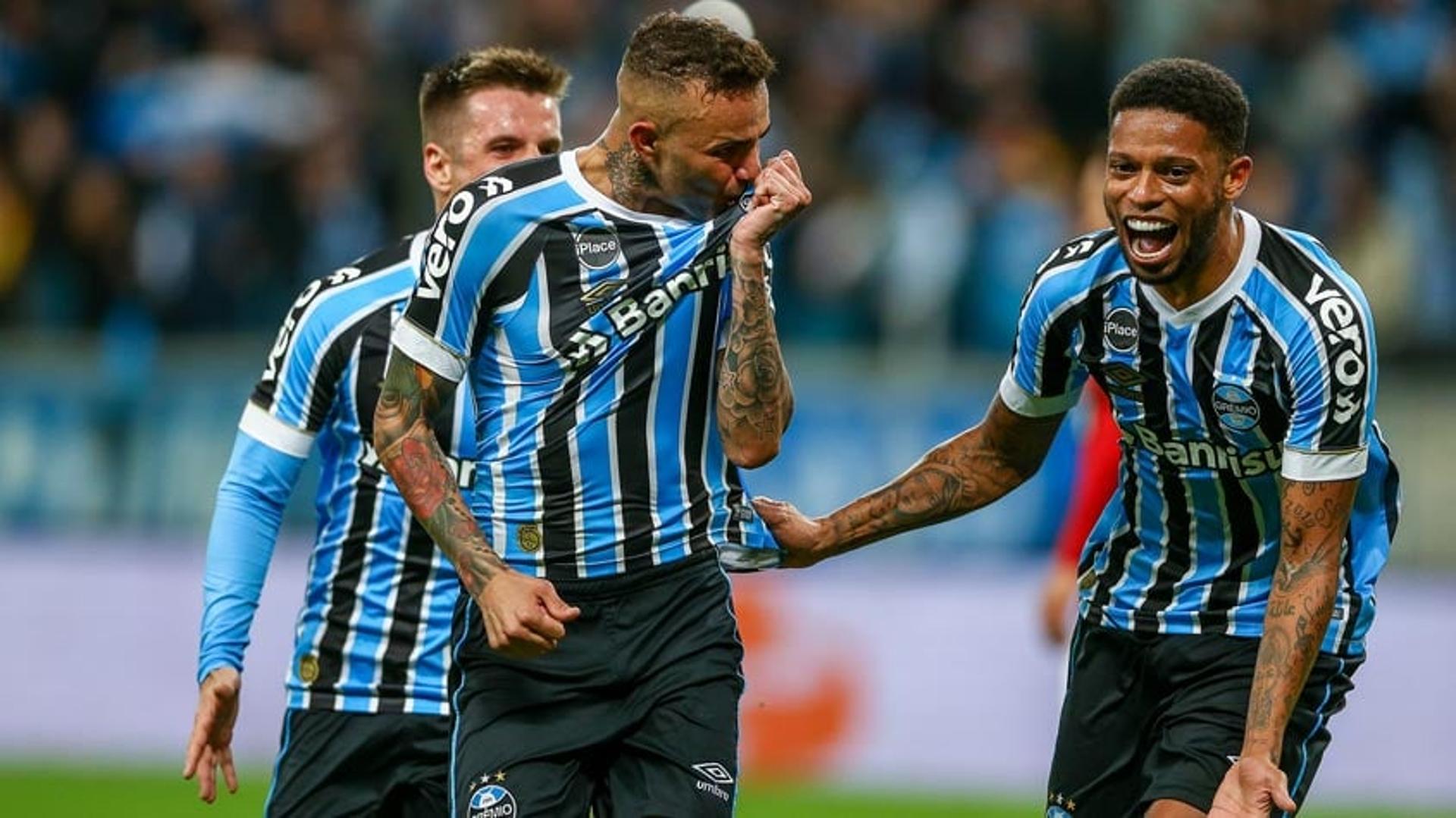 Por pouco, o Grêmio não deixou a Arena com um resultado positivo no jogo de ida das quartas de final da Copa do Brasil. O gol no último minuto de Lincoln foi um balde de água fria para a equipe de Renato Gaúcho, que teve Luan e Léo Moura como destaques. O L! deu nota aos atletas do Tricolor (Por Matheus Dantas - matheusdantas@lancenet.com.br)