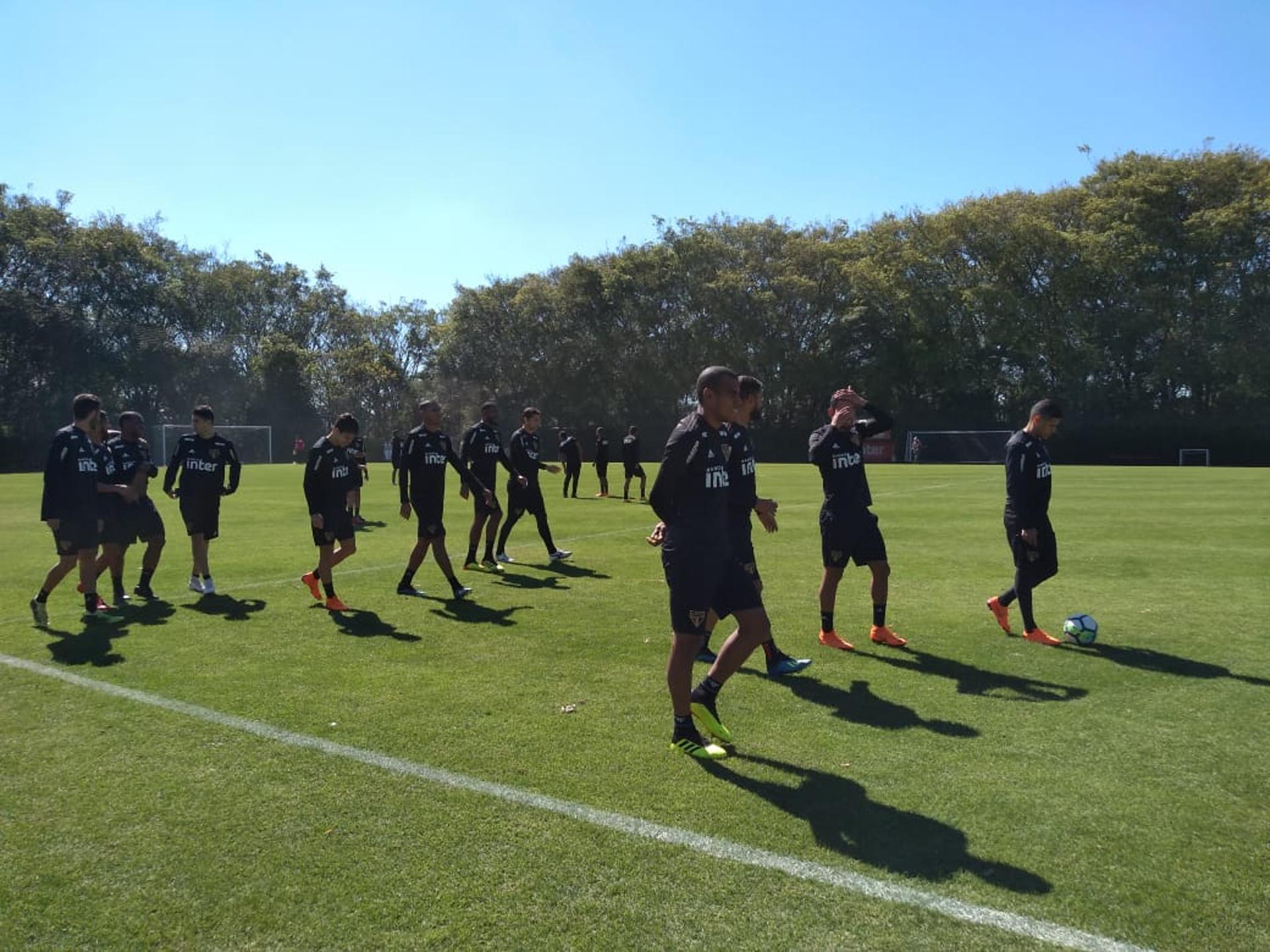 Elenco do Tricolor treinou no CT da Barra Funda na manhã desta sexta