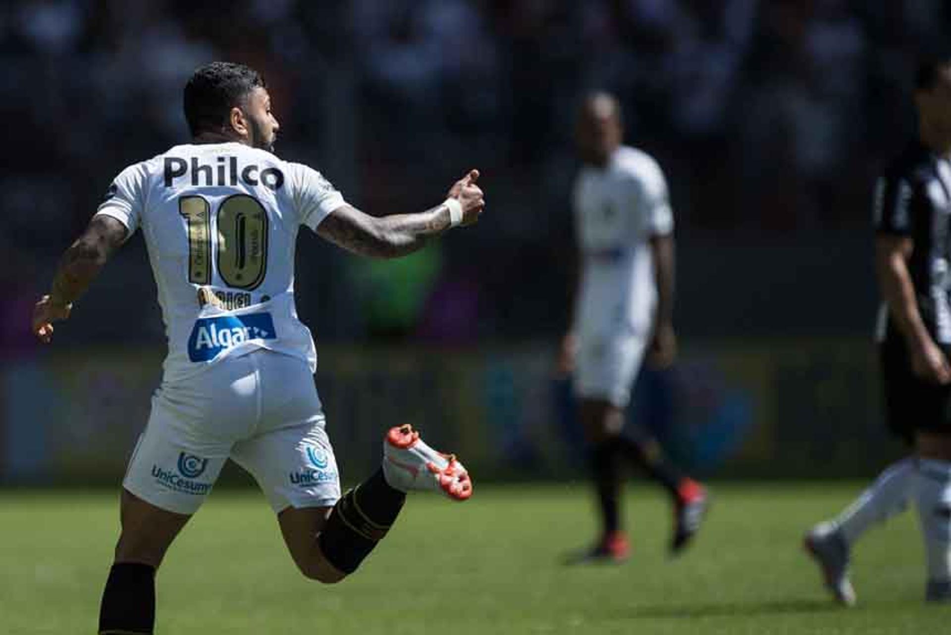 Mesmo com a boa partida de Gabriel, o Santos saiu derrotado pelo Atlético-MG por 3 a 1, no Independência. Falhas individuais de Victor Ferraz e de Luiz Felipe, além da infelicidade de Cuca nas mexidas, prejudicaram o time. Veja as atuações na galeria abaixo. (Por Alexandre Guariglia)