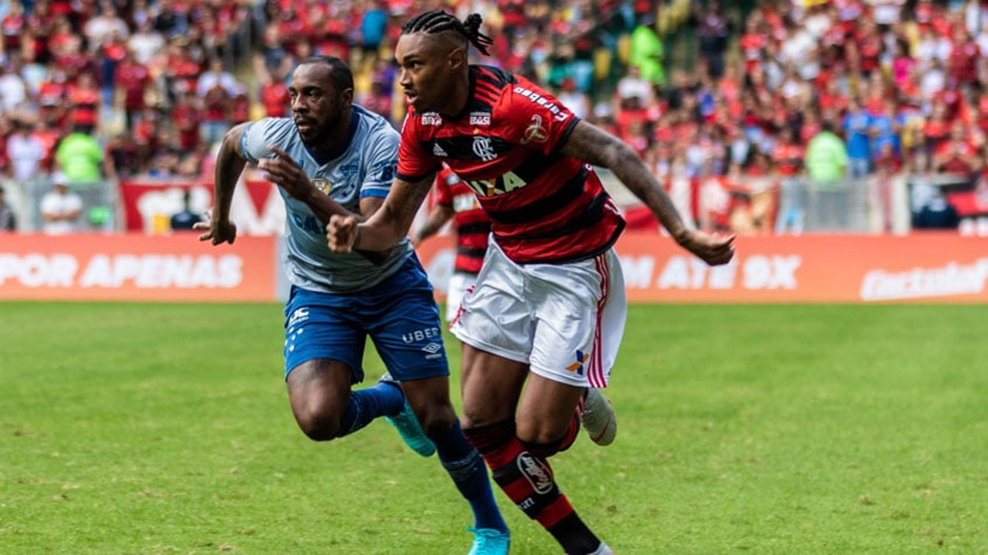 No Maracanã, no primeiro turno, Flamengo venceu por 1 a 0