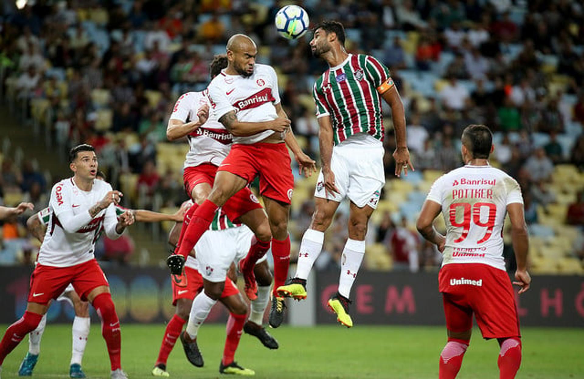 Uma noite para esquecer. O Fluminense não se encontrou no primeiro tempo e acabou derrotado pelo Internacional nesta segunda-feira, no Maracanã. Com a defesa vulnerável, o Tricolor não conseguiu se impor dentro de casa: 3 a 0. Confira, a seguir, as notas do LANCE! (Por Sergio Santana -&nbsp;sergio@lancenet.com.br)&nbsp;