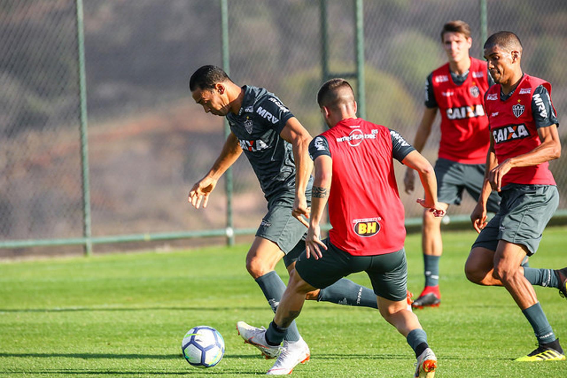 Galo treina forte para encarar o Fogão no Rio