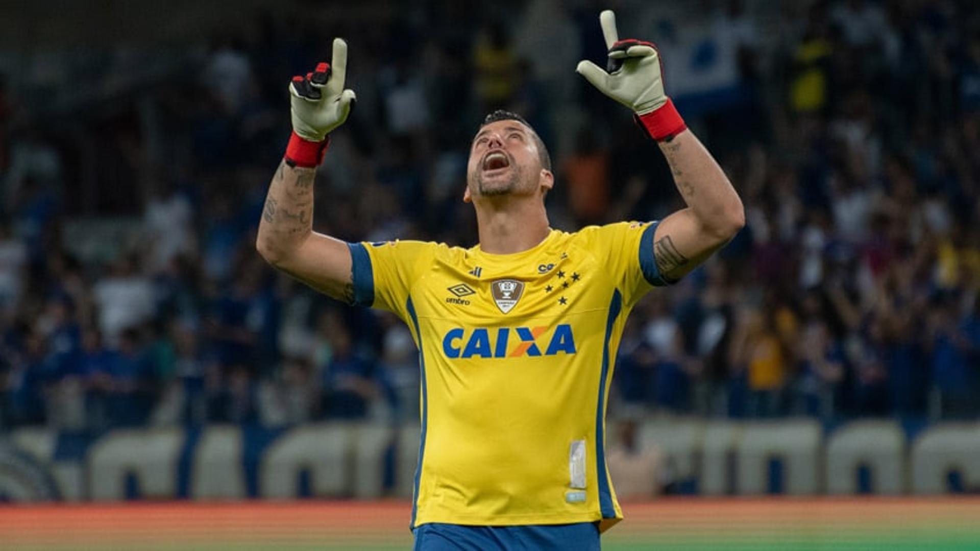 Peixe venceu o Cruzeiro por 2 a 1 e levou o jogo aos pênaltis, mas perdeu por 3 a 0. Zagueiro e atacante foram os melhores da eliminação do Peixe na Copa do Brasil. Veja as notas:<br>