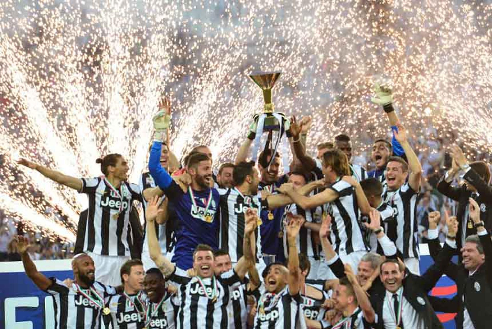 O bicampeonato da Juventus aconteceu na temporada 2012/2013. A dinastia começava a ser escrita