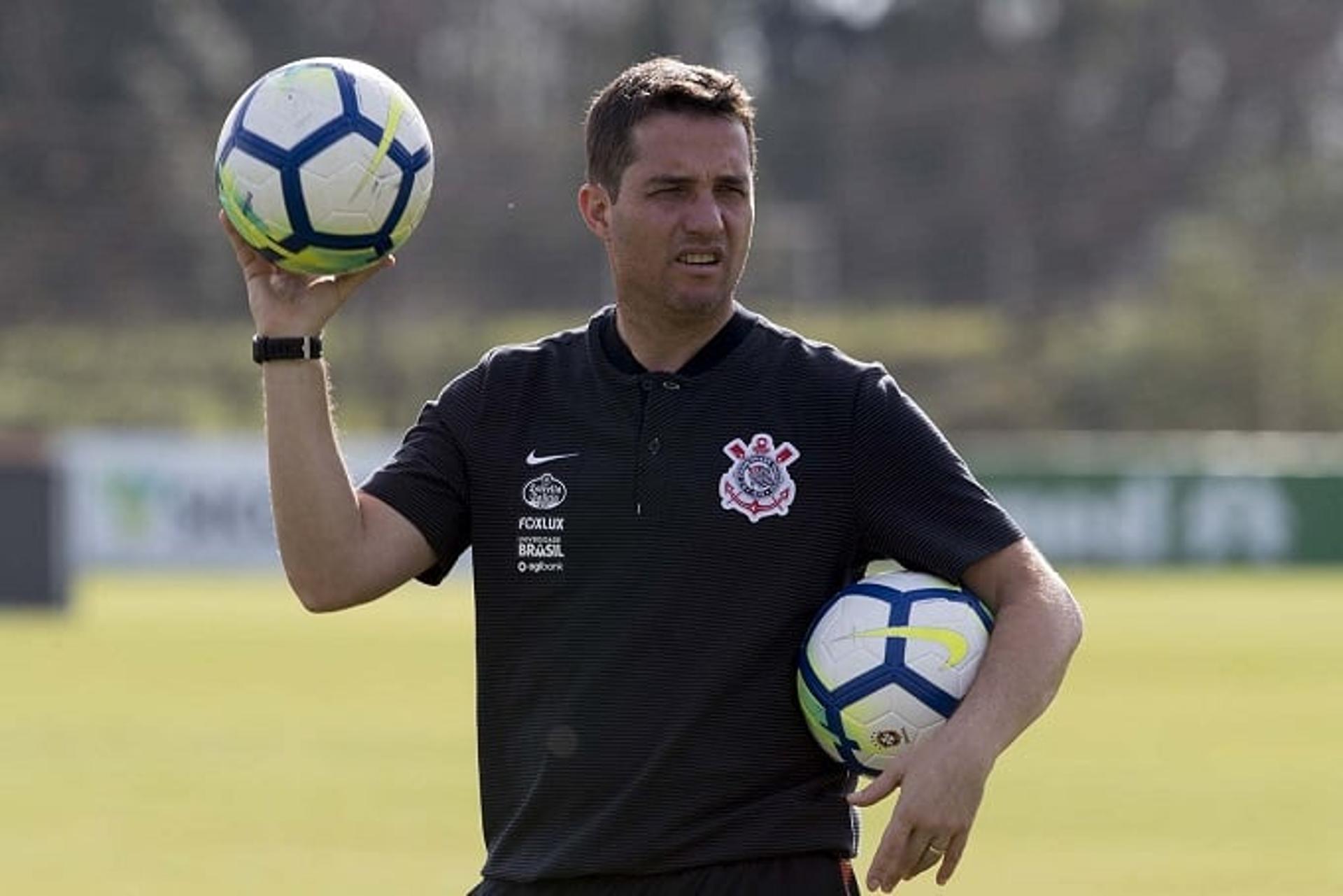 Osmar Loss assumiu o comando do Corinthians em maio