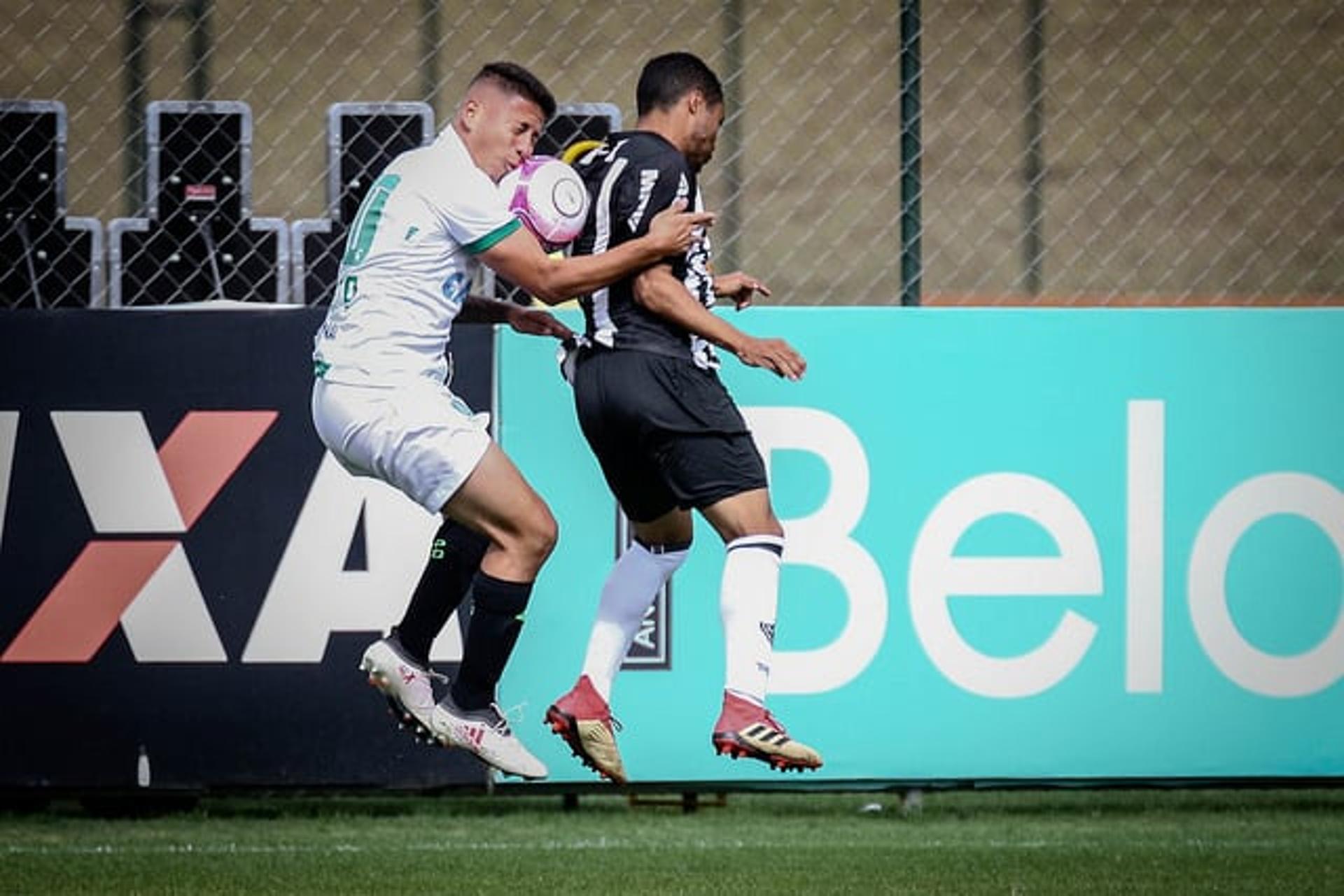 Galinho e América-MG duelaram na Cidade do Galo