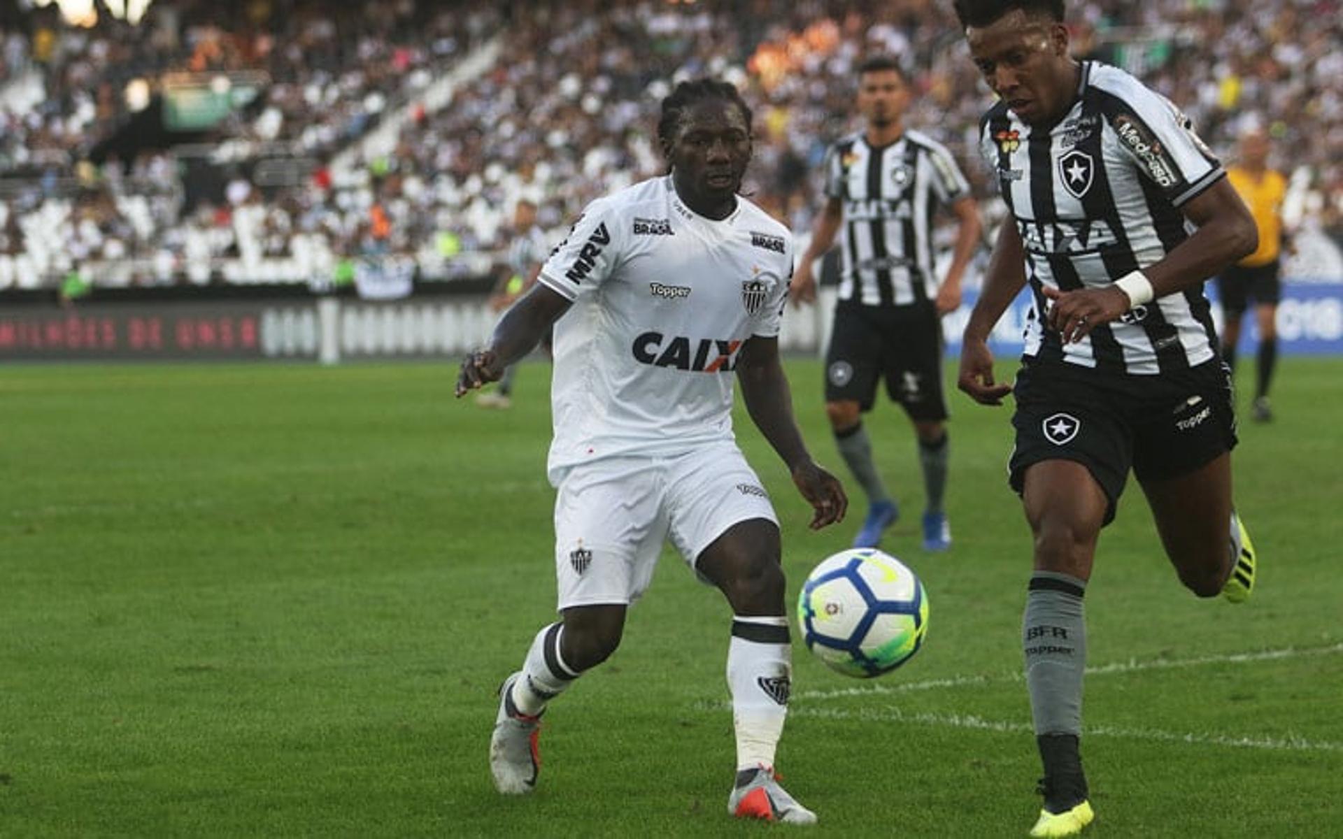 Mesmo estando longe de casa, o Atlético-MG, com direito a um grande desempenho no segundo tempo, confirmou que pretende permanecer nas primeiras posições da tabela do Campeonato Brasileiro ao derrotar o Botafogo por 3 a 0 no Estádio Nilton Santos. Os comandados de Thiago Larghi foram comandados por Chará - grande destaque do duelo -, Luan e Cazares. O L! deu as notas dos atletas do Galo (Por Sergio Santana - sergiosantana@lancenet.com.br)